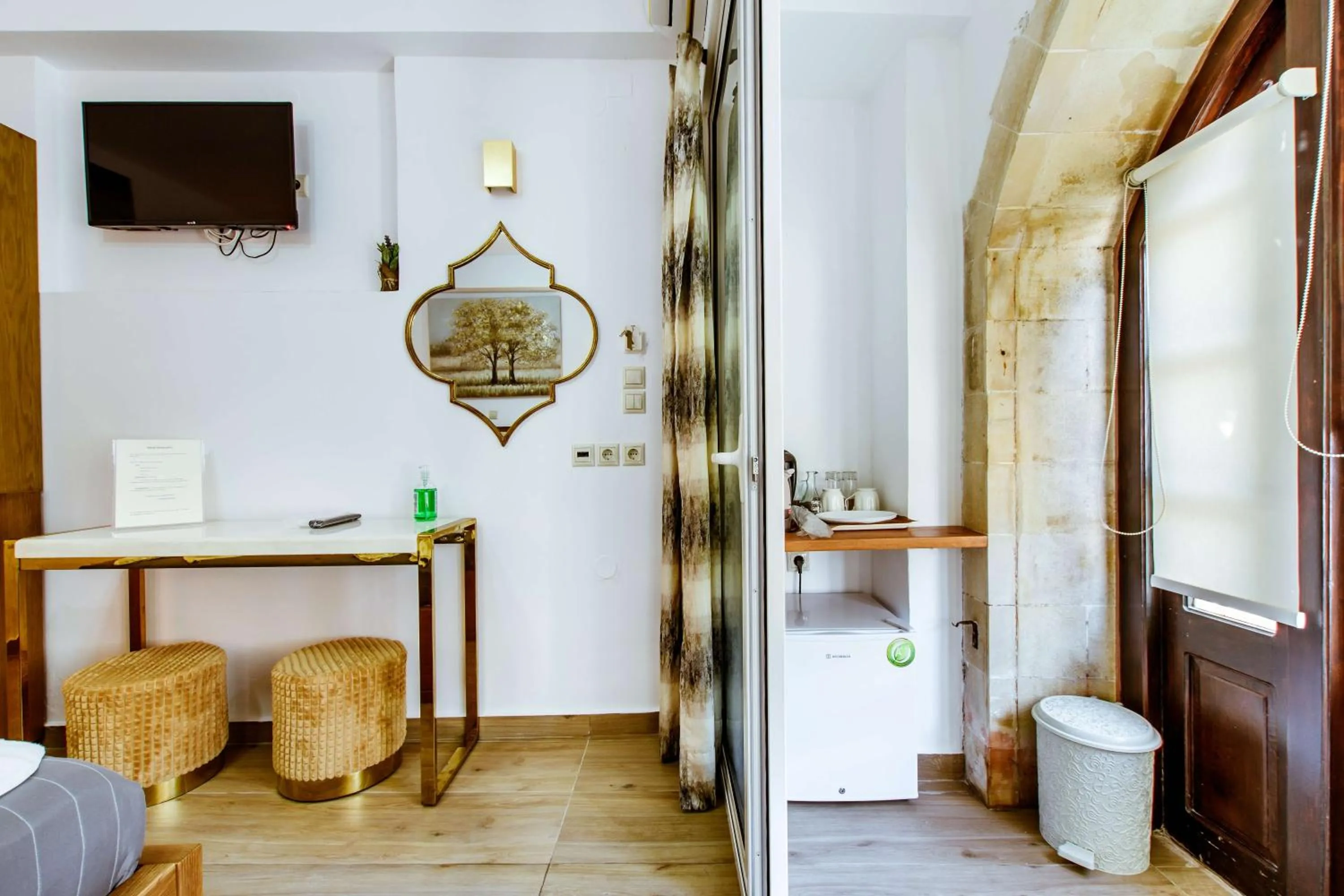 Area and facilities in Bozzali Deluxe Hotel