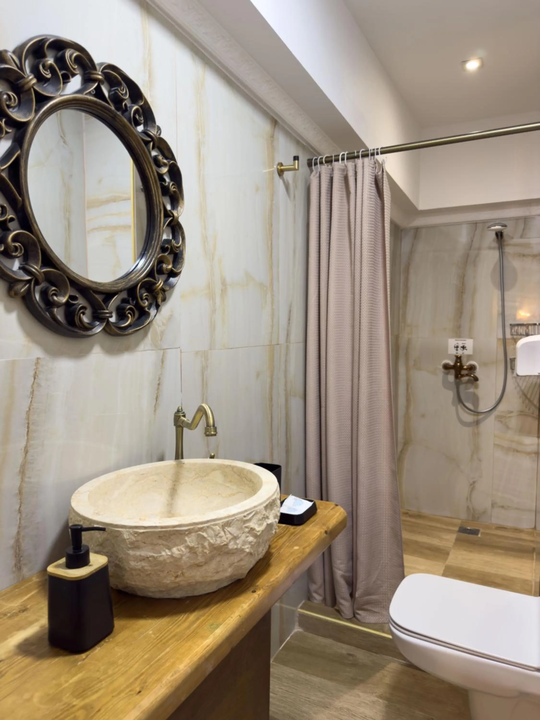 Bathroom in Bozzali Deluxe Hotel