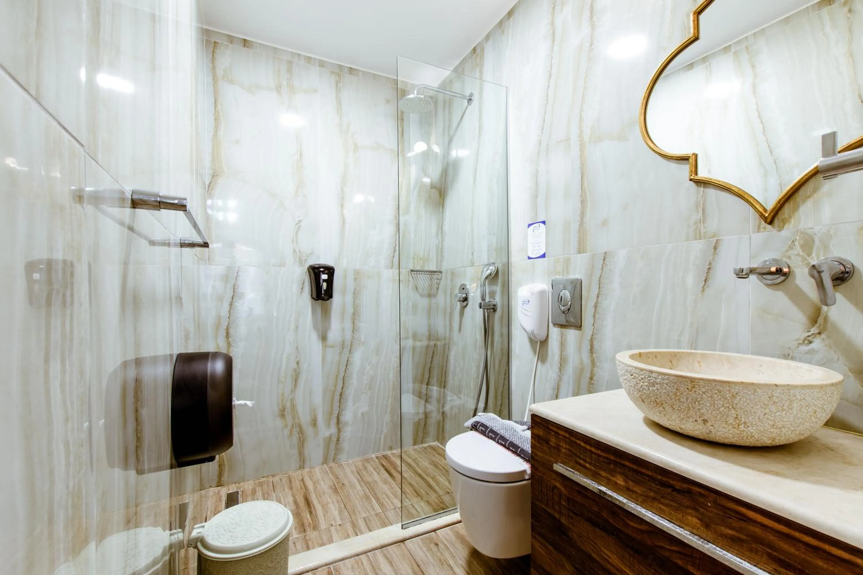 Shower in Bozzali Deluxe Hotel