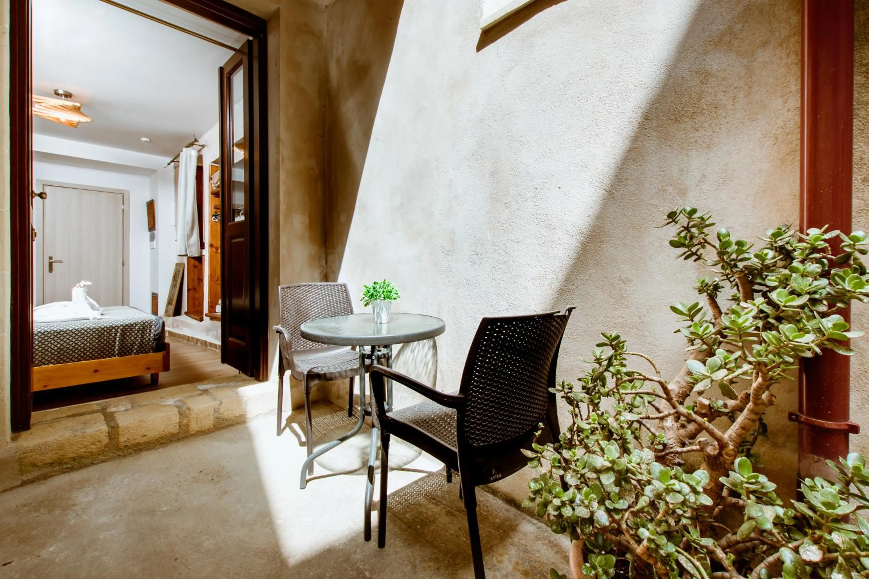 Balcony/Terrace, Bed in Bozzali Deluxe Hotel