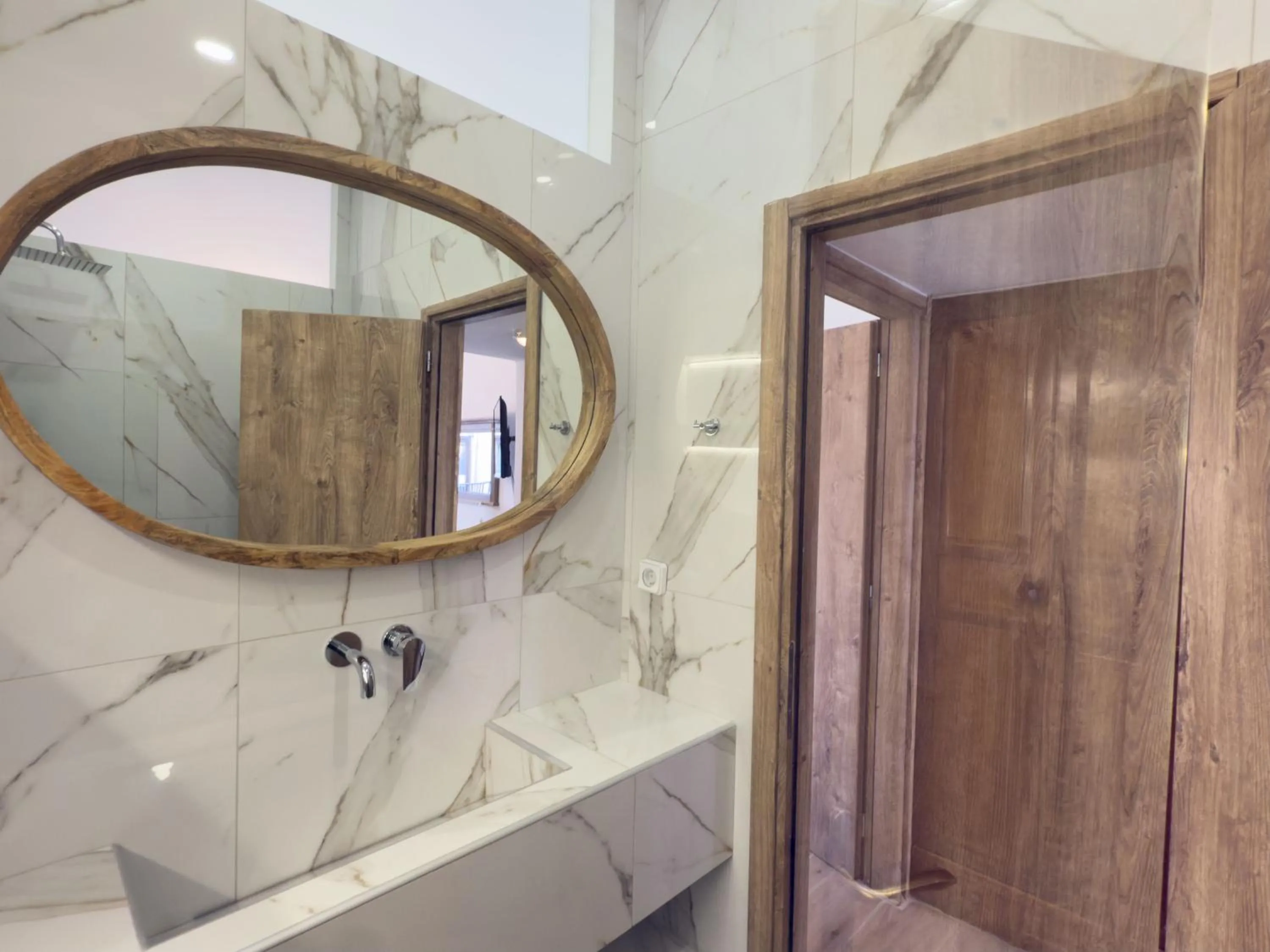 Bathroom in Bozzali Deluxe Hotel