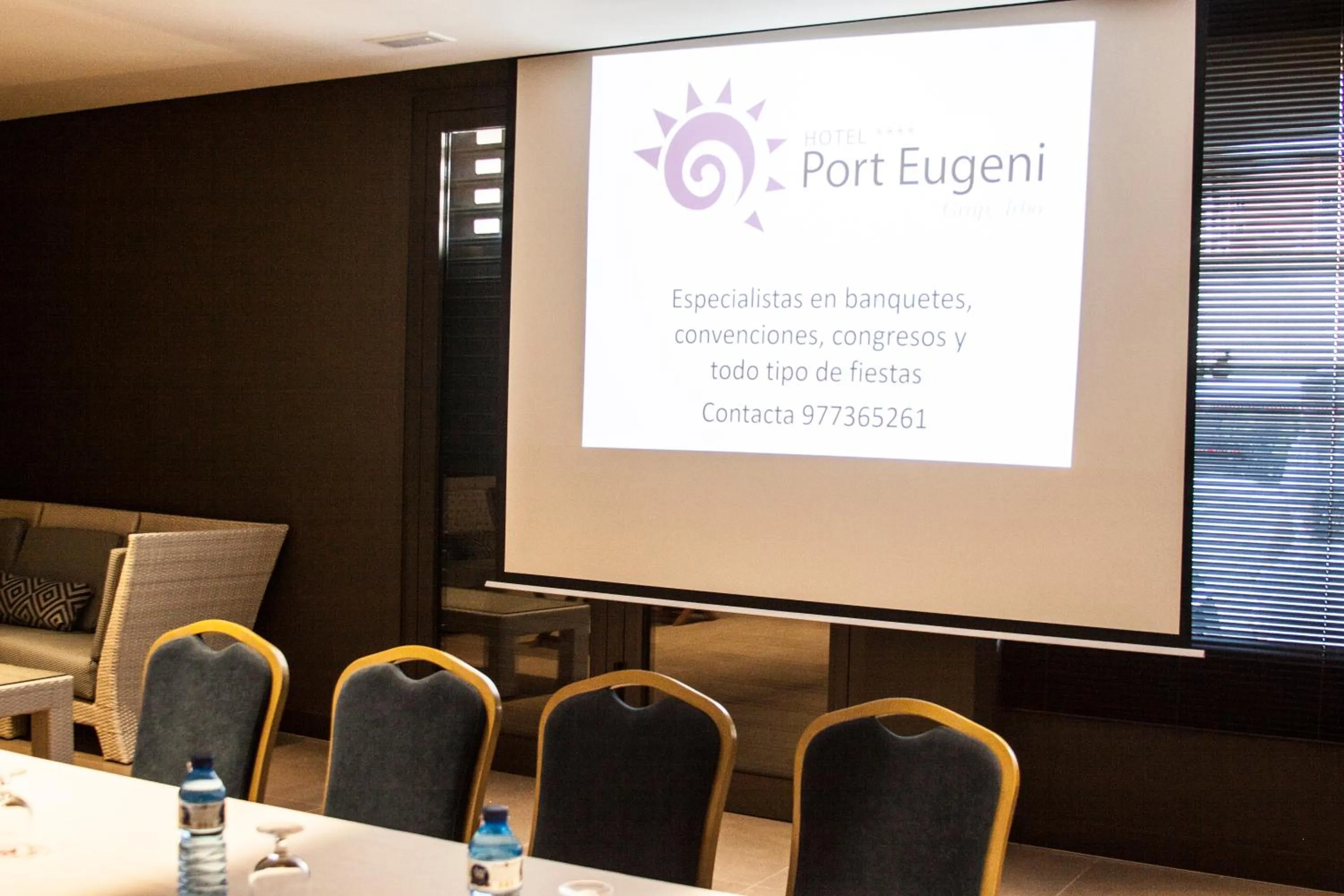 Business facilities in Port Eugeni