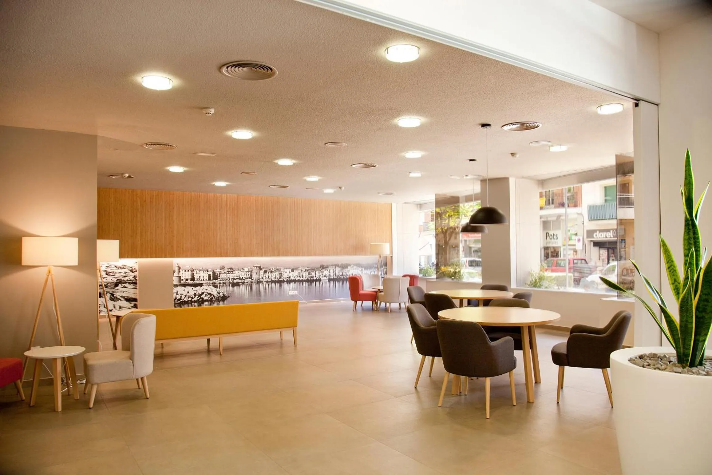 Lobby or reception in Port Eugeni