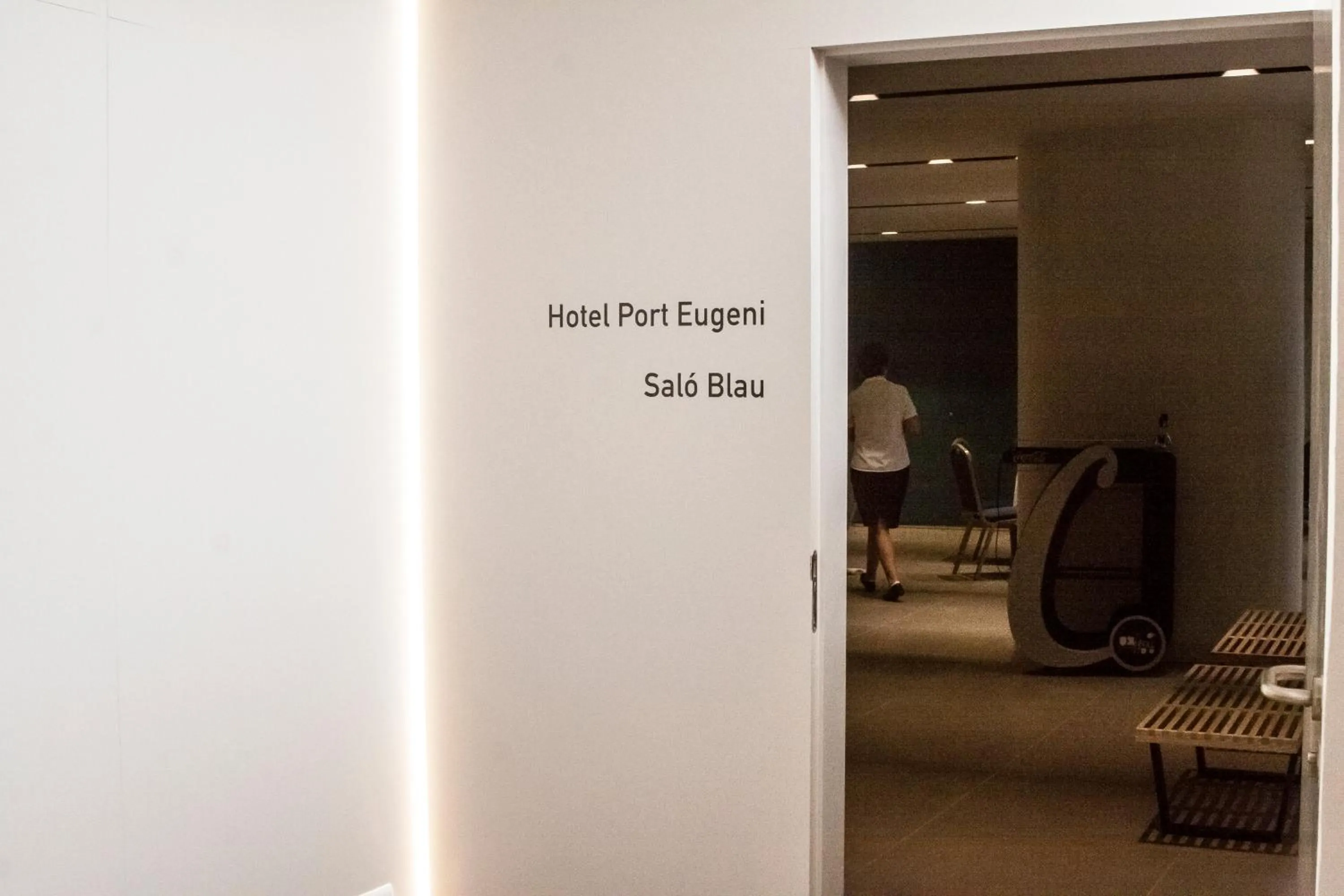 Area and facilities in Port Eugeni