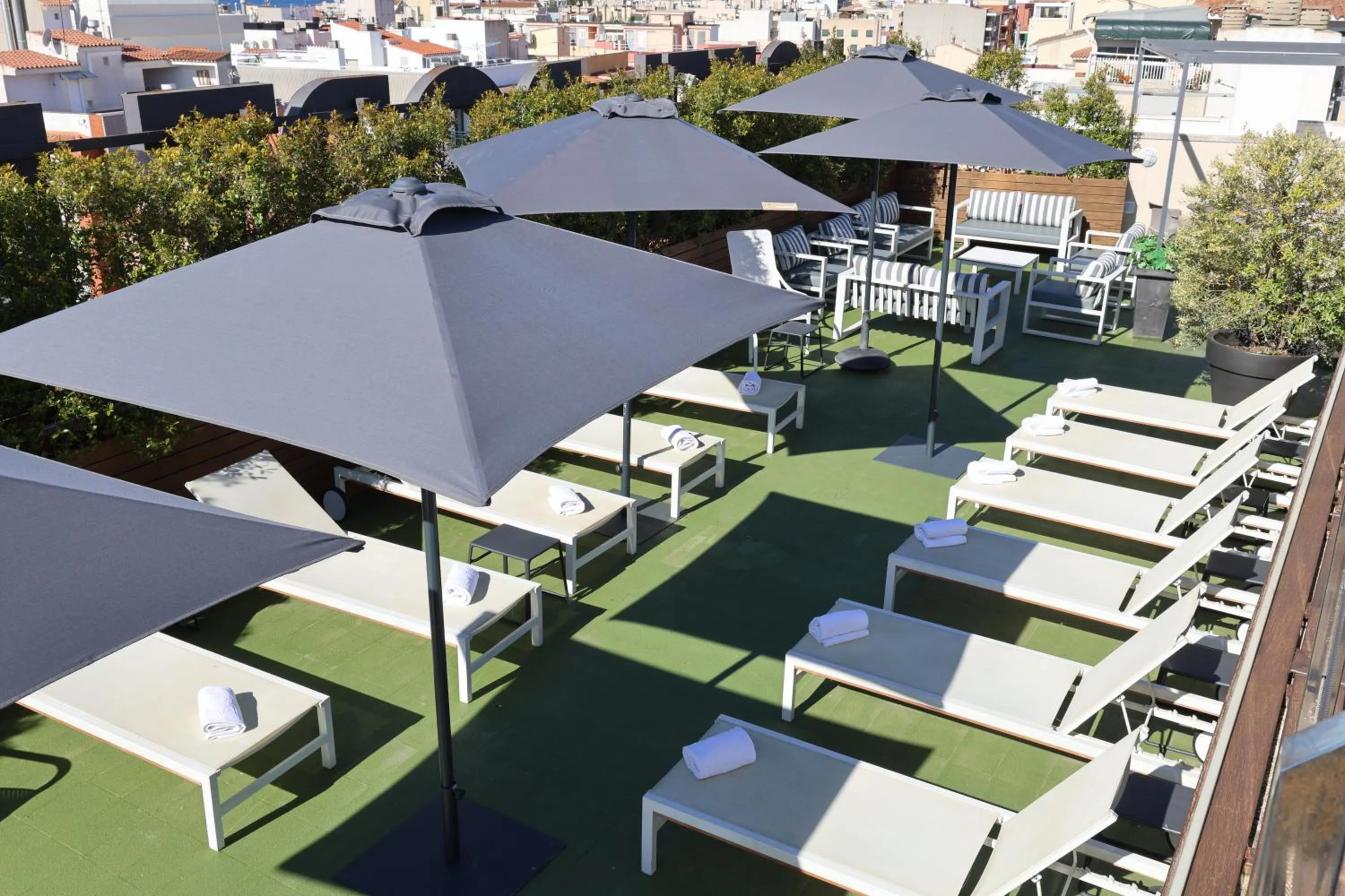 Swimming pool in Port Eugeni