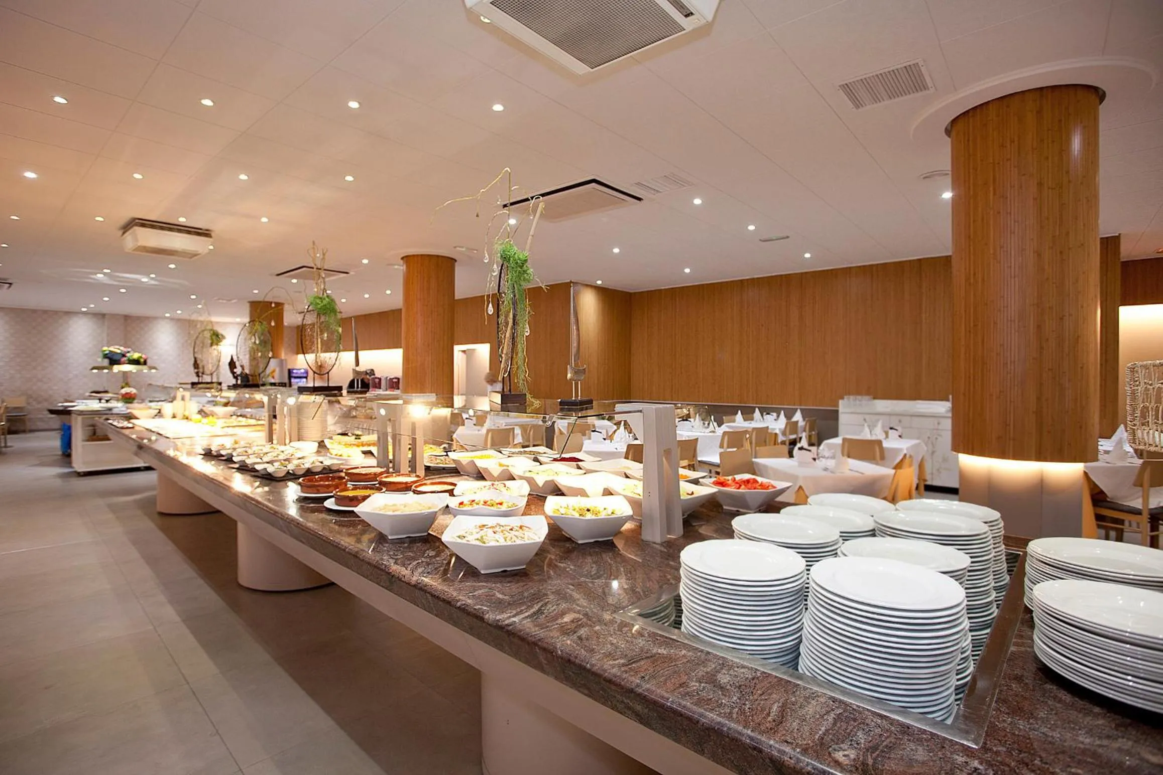 Food and drinks in Port Eugeni