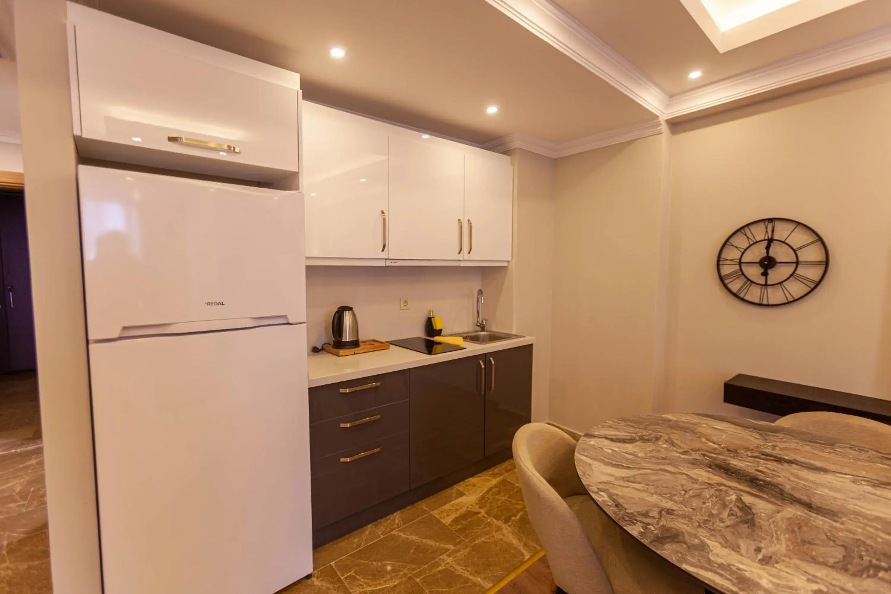 Kitchen or kitchenette in Lilium Luxury Suites Kitchen or kitchenette in Lilium Luxury Suites