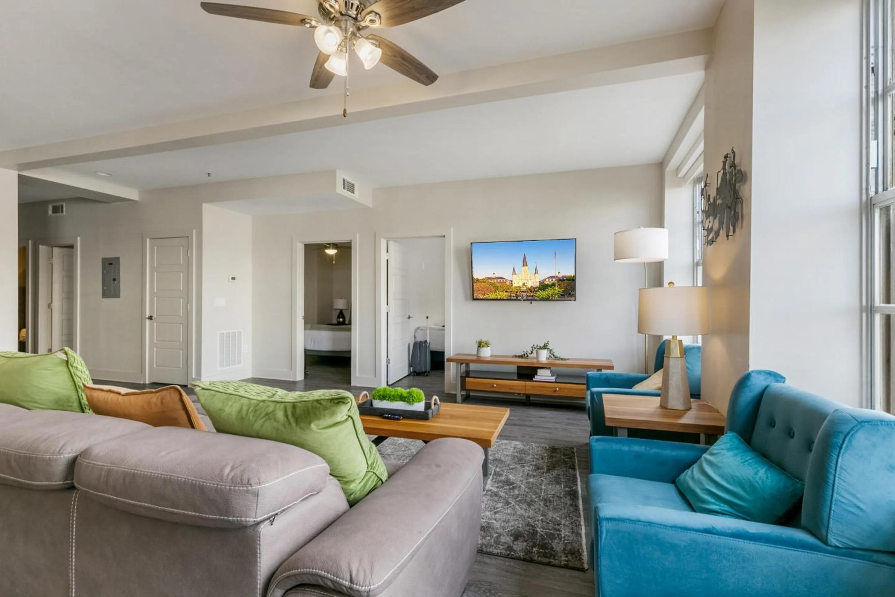 Living room in Spacious 4BR Luxury Condo Steps to French Quarter