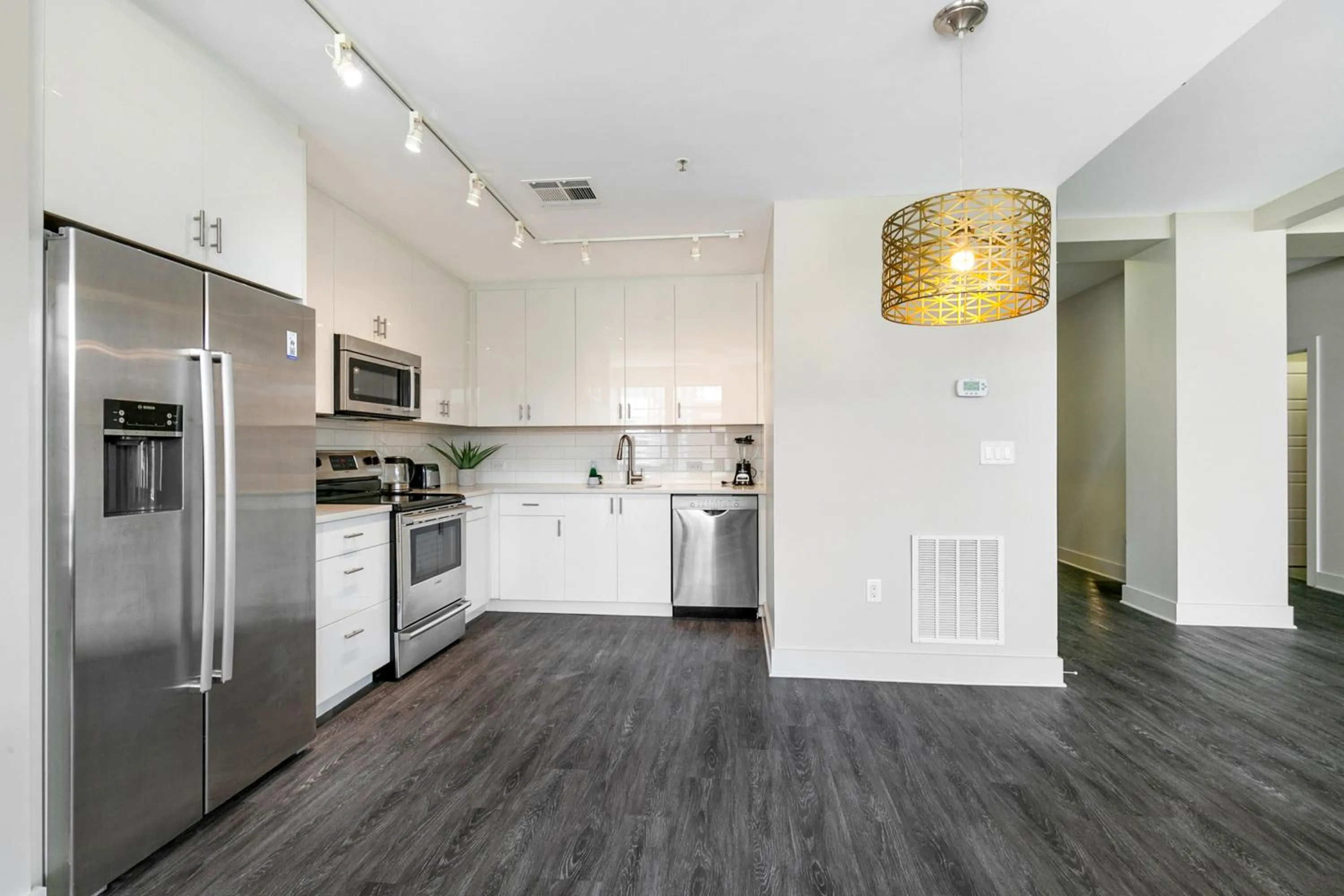 Kitchen or kitchenette in Spacious 4BR Luxury Condo Steps to French Quarter