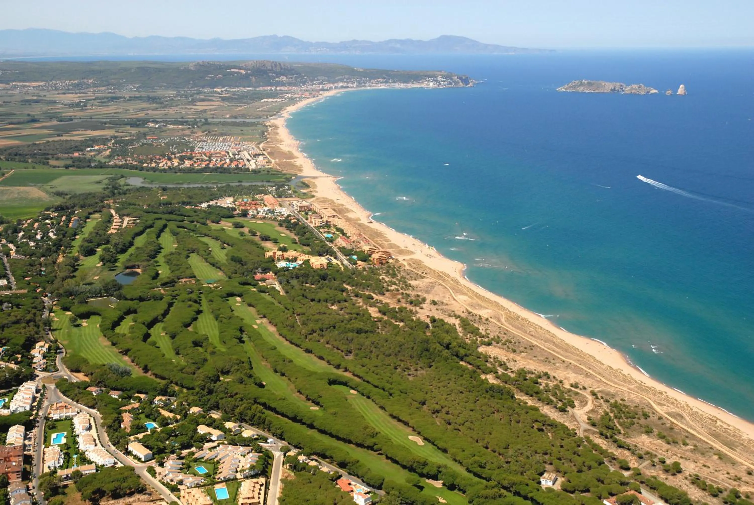 Nearby landmark in Apartamento 4 Pax a 300m Playa con acceso a piscina MP 2H