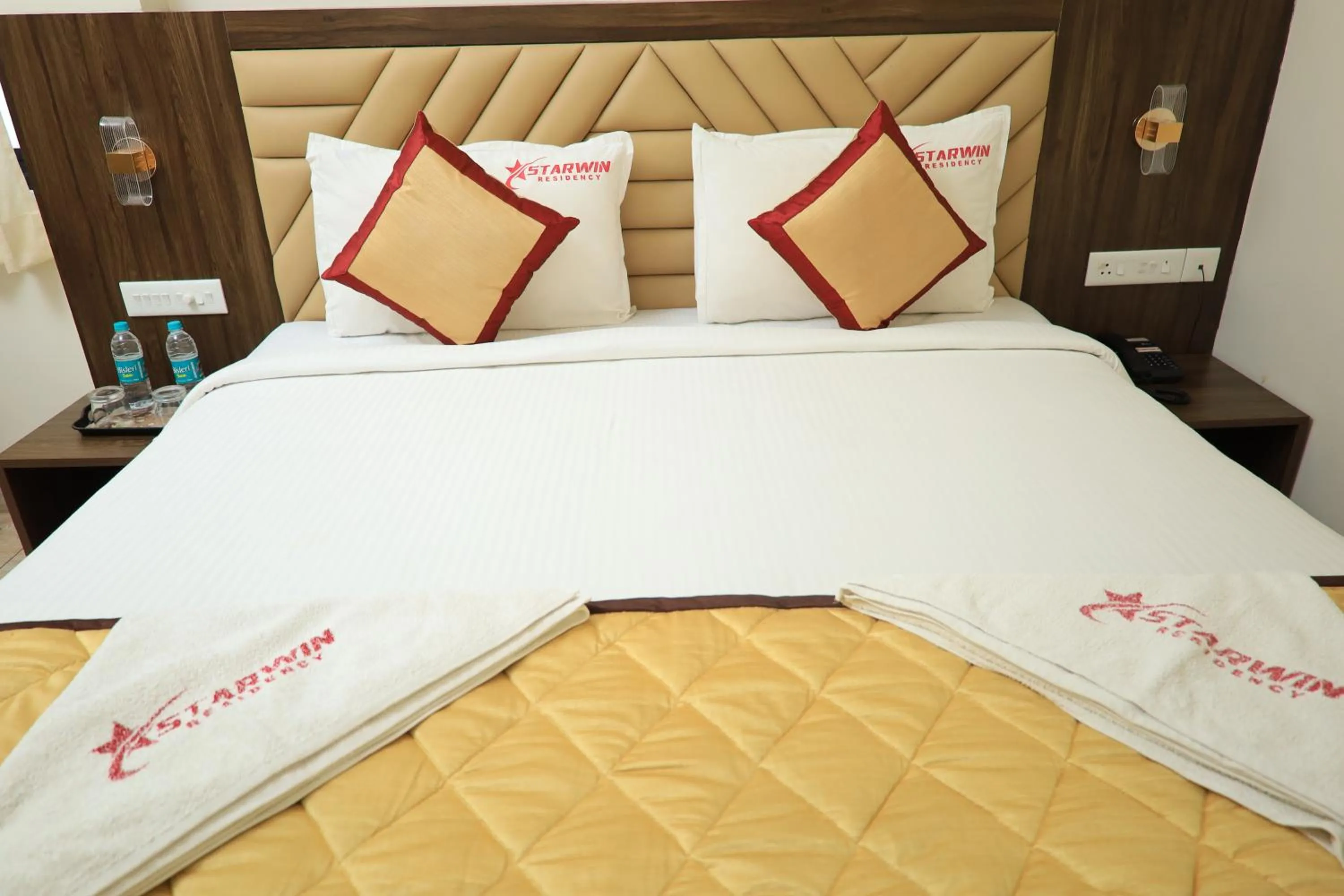 Bed in Starwin Residency
