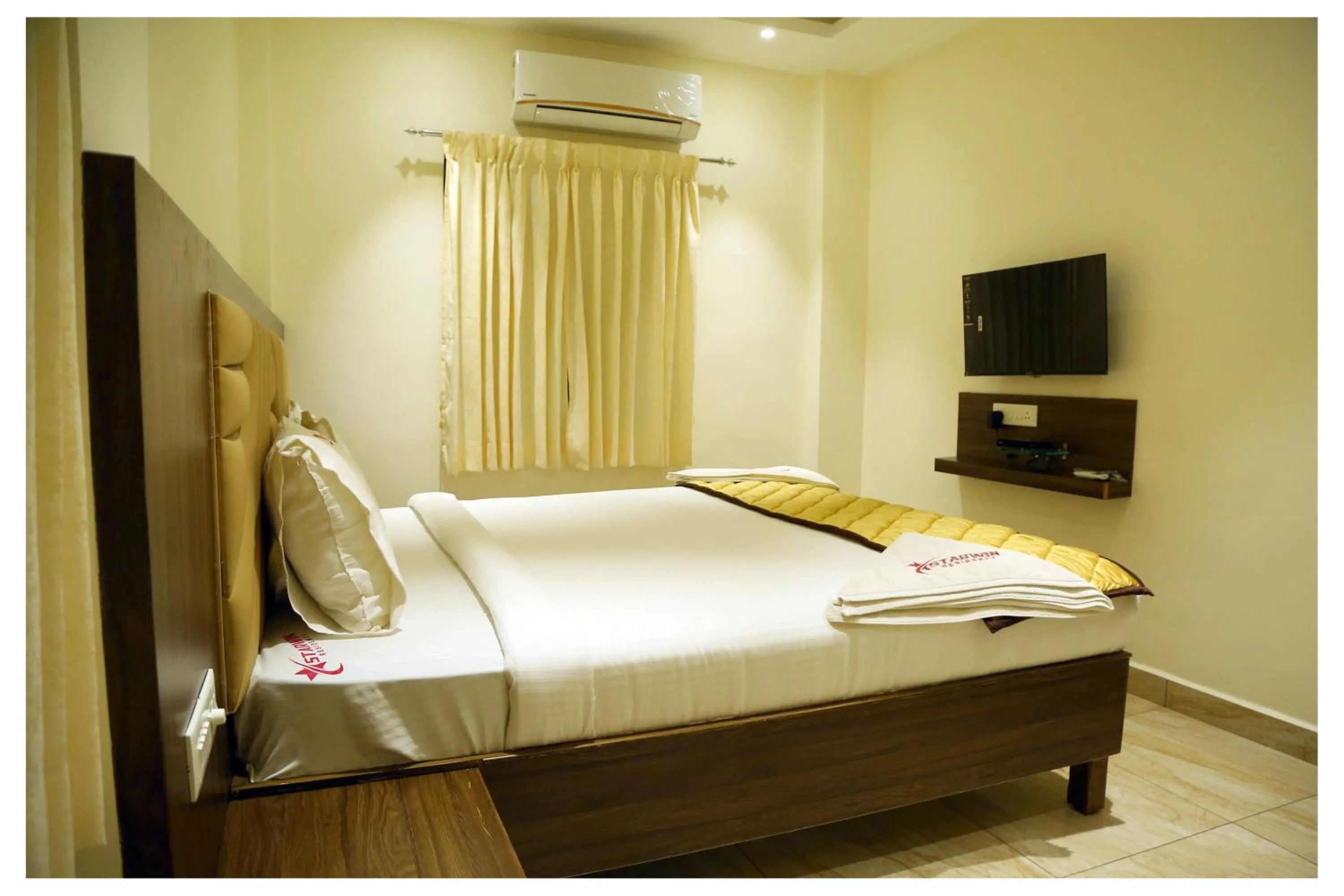 Bedroom, Bed in Starwin Residency