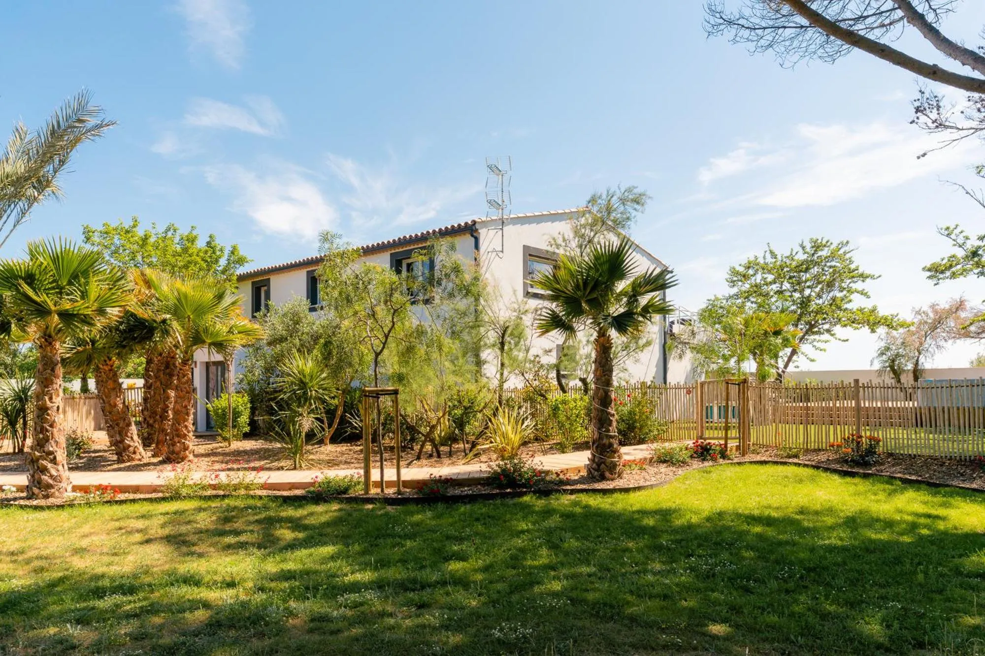 Property building in Mas Julia