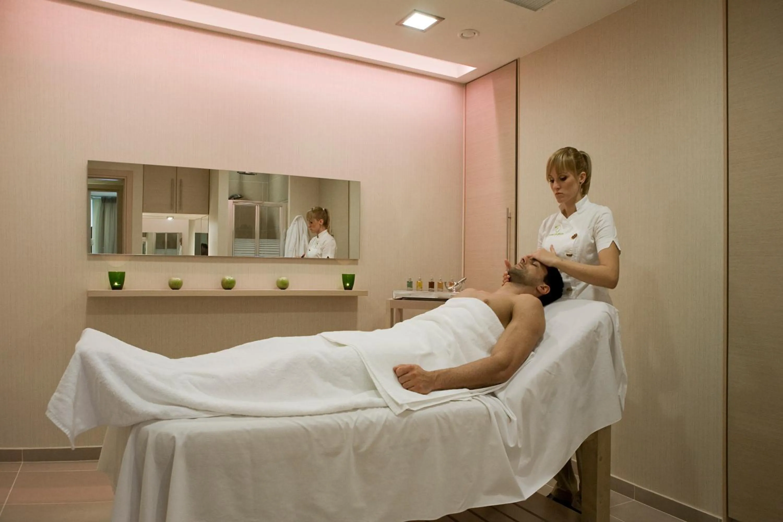 Spa and wellness centre/facilities in Ramada Plaza by Wyndham Thraki