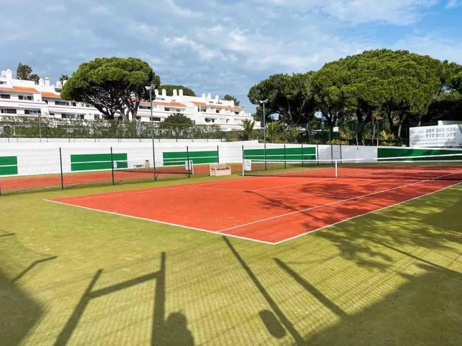 Tennis court in Beautiful apartment set in the heart of Quinta - Newly Refurbished