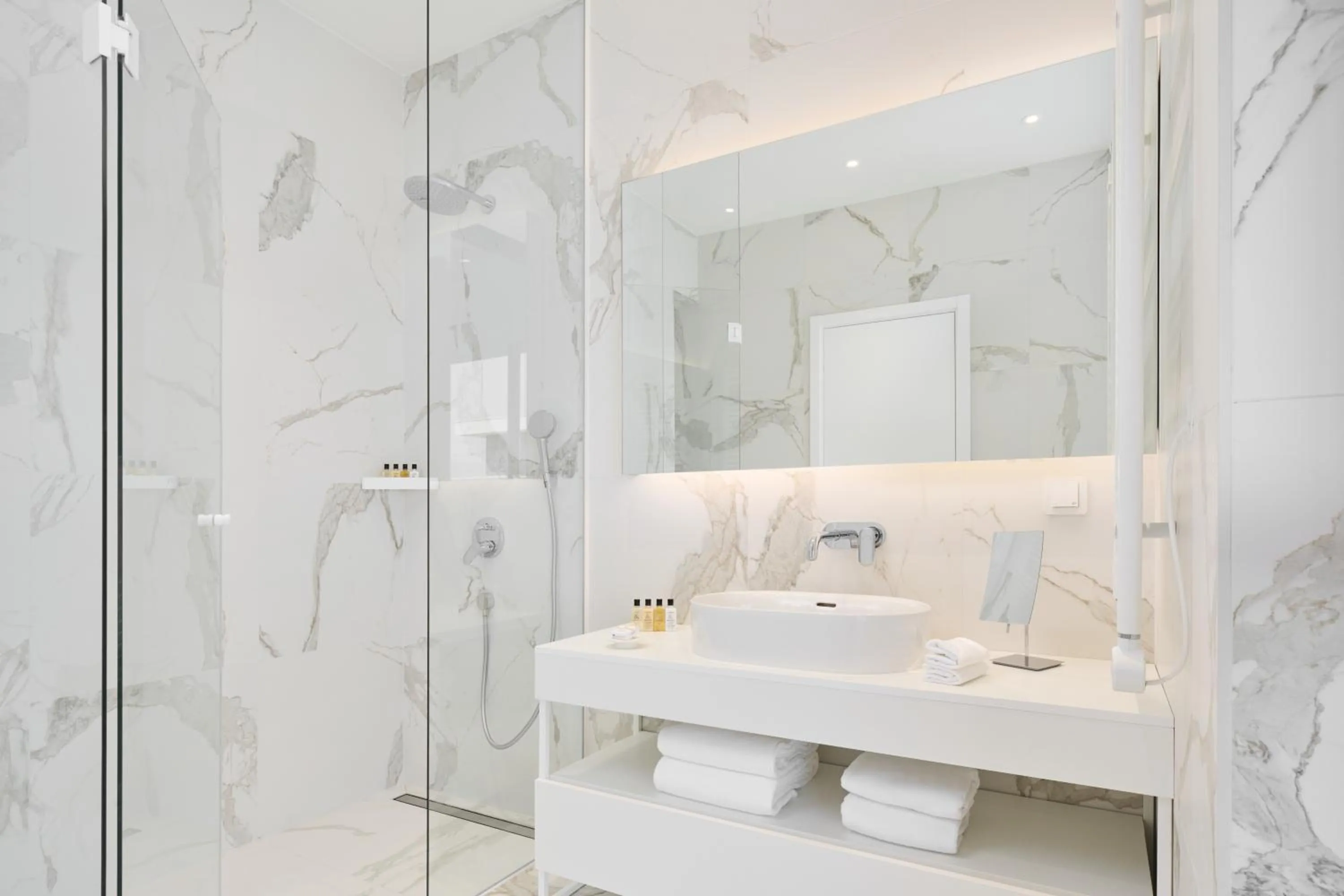 Shower in Petram Resort & Residences