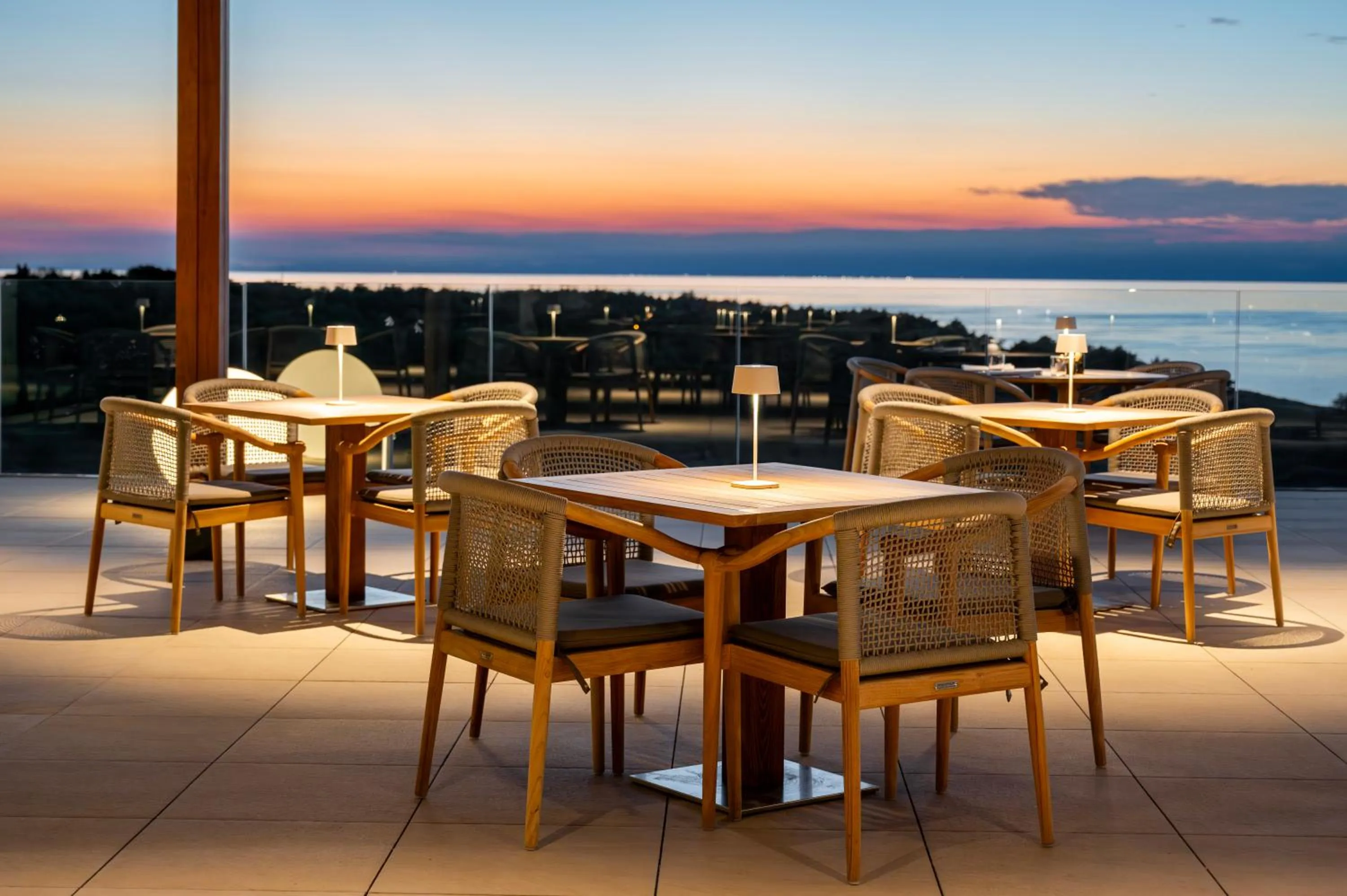 Restaurant/places to eat in Petram Resort & Residences