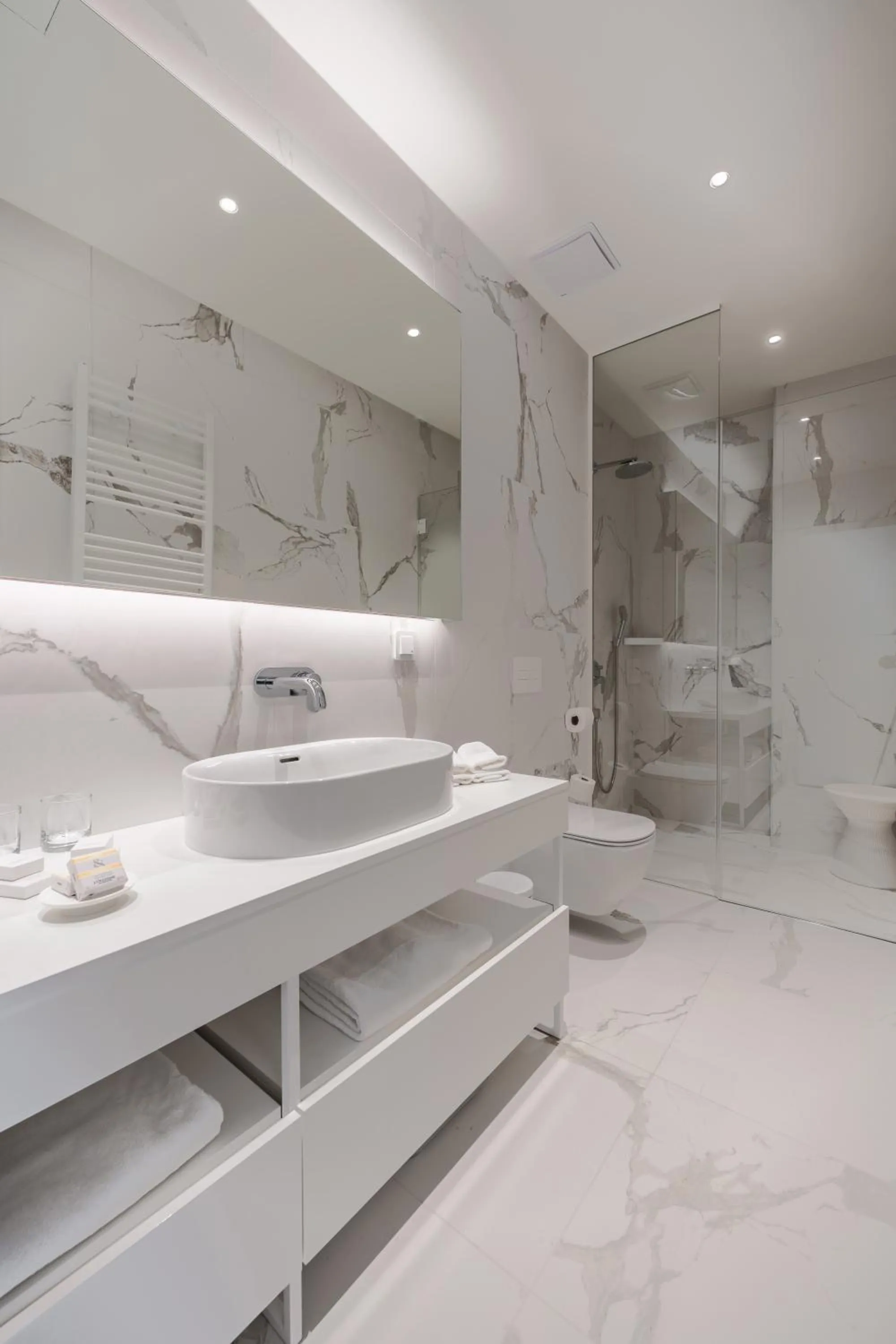 Shower in Petram Resort & Residences