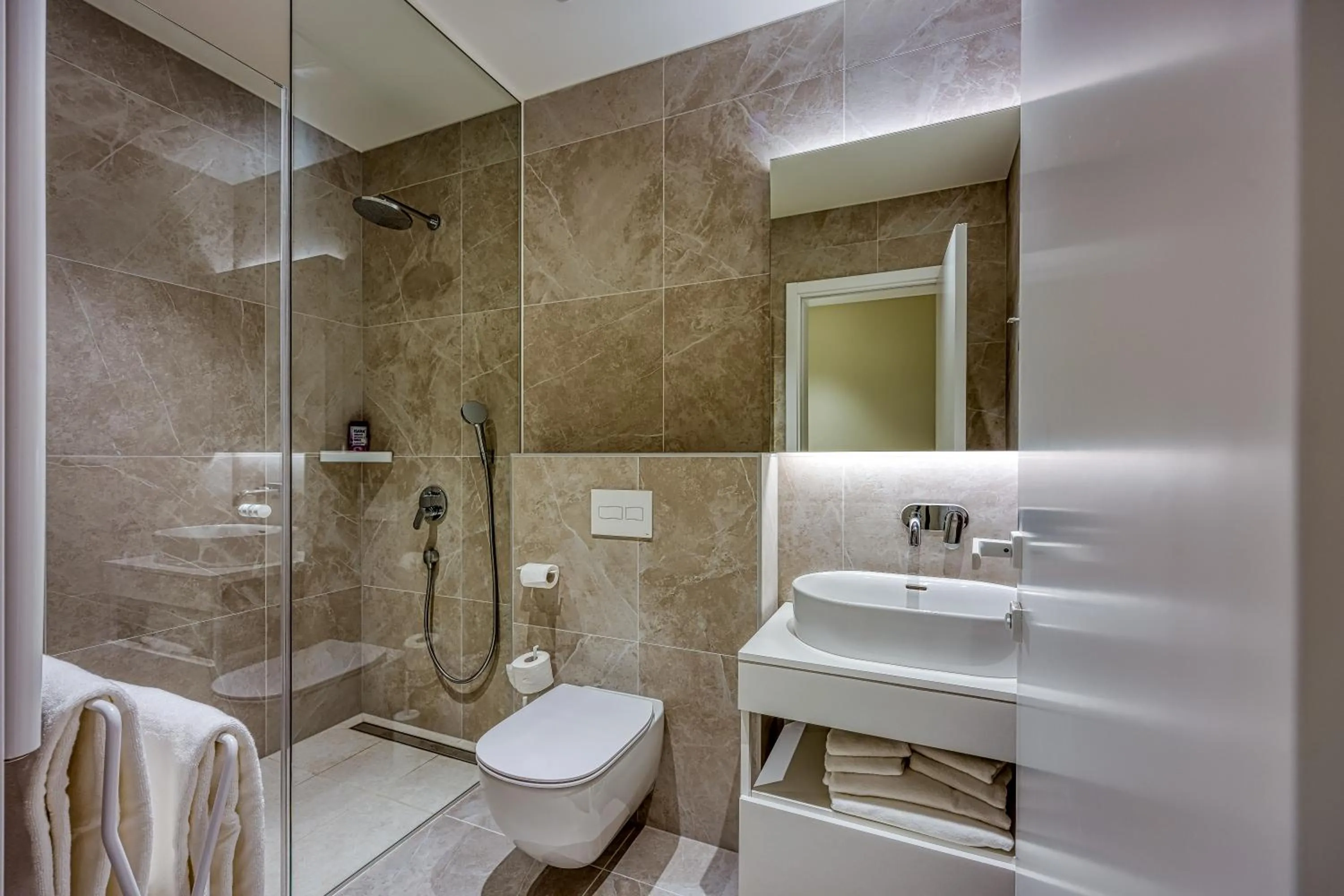 Shower in Petram Resort & Residences