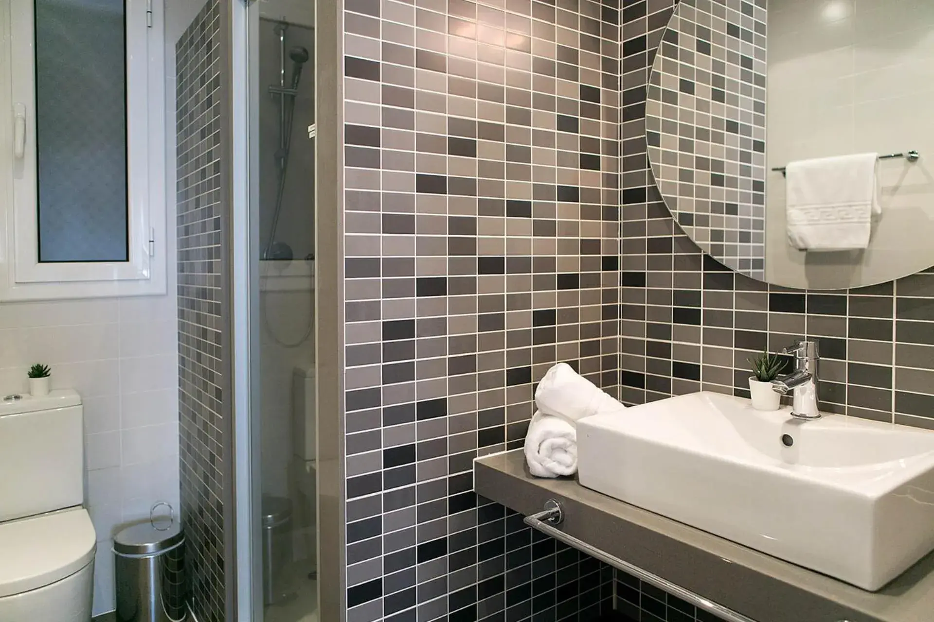 Exterior Twin Room with Shared Bathroom in Blanc Guest House Exterior Twin Room with Shared Bathroom in Blanc Guest House