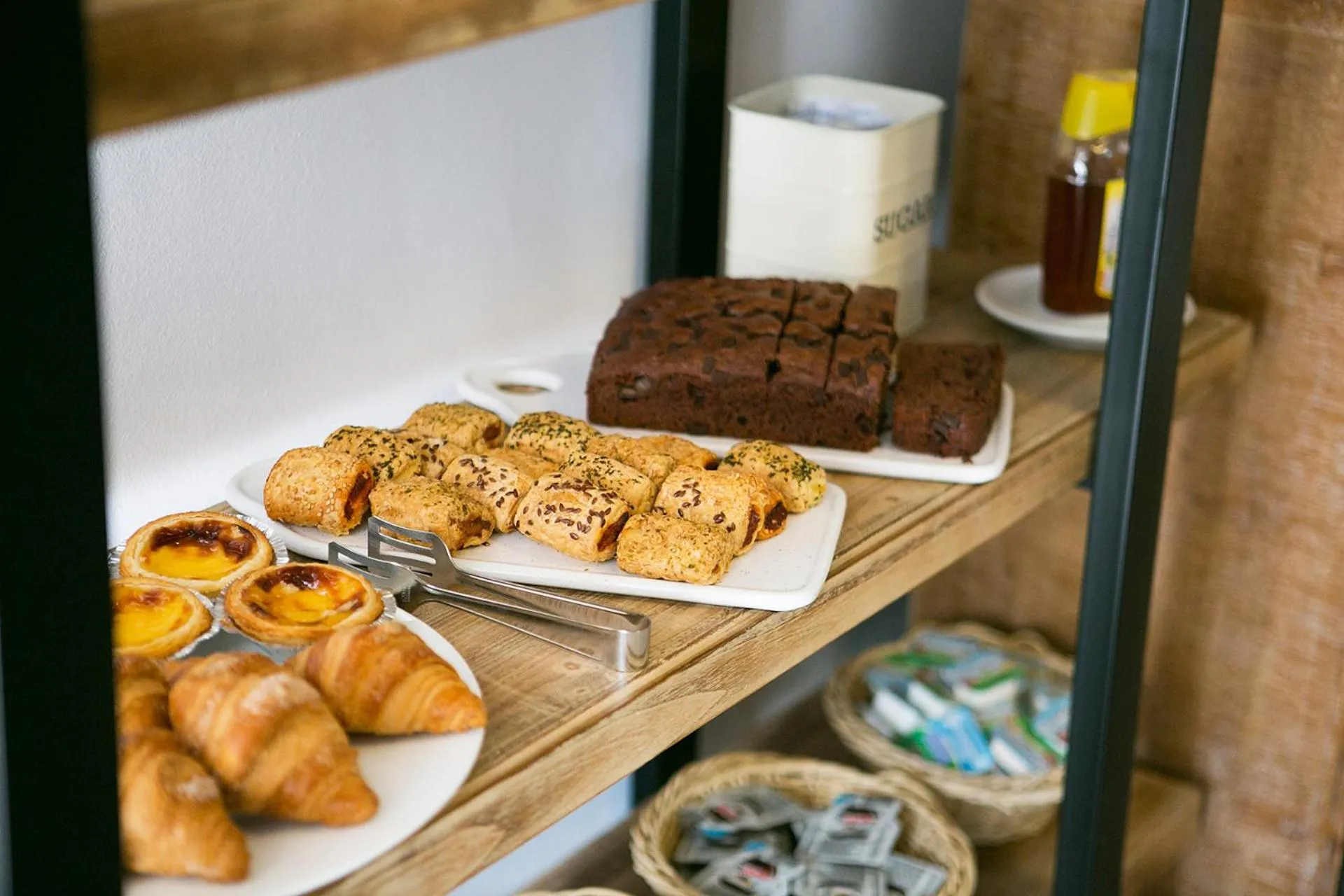 Restaurant/places to eat in Blanc Guest House