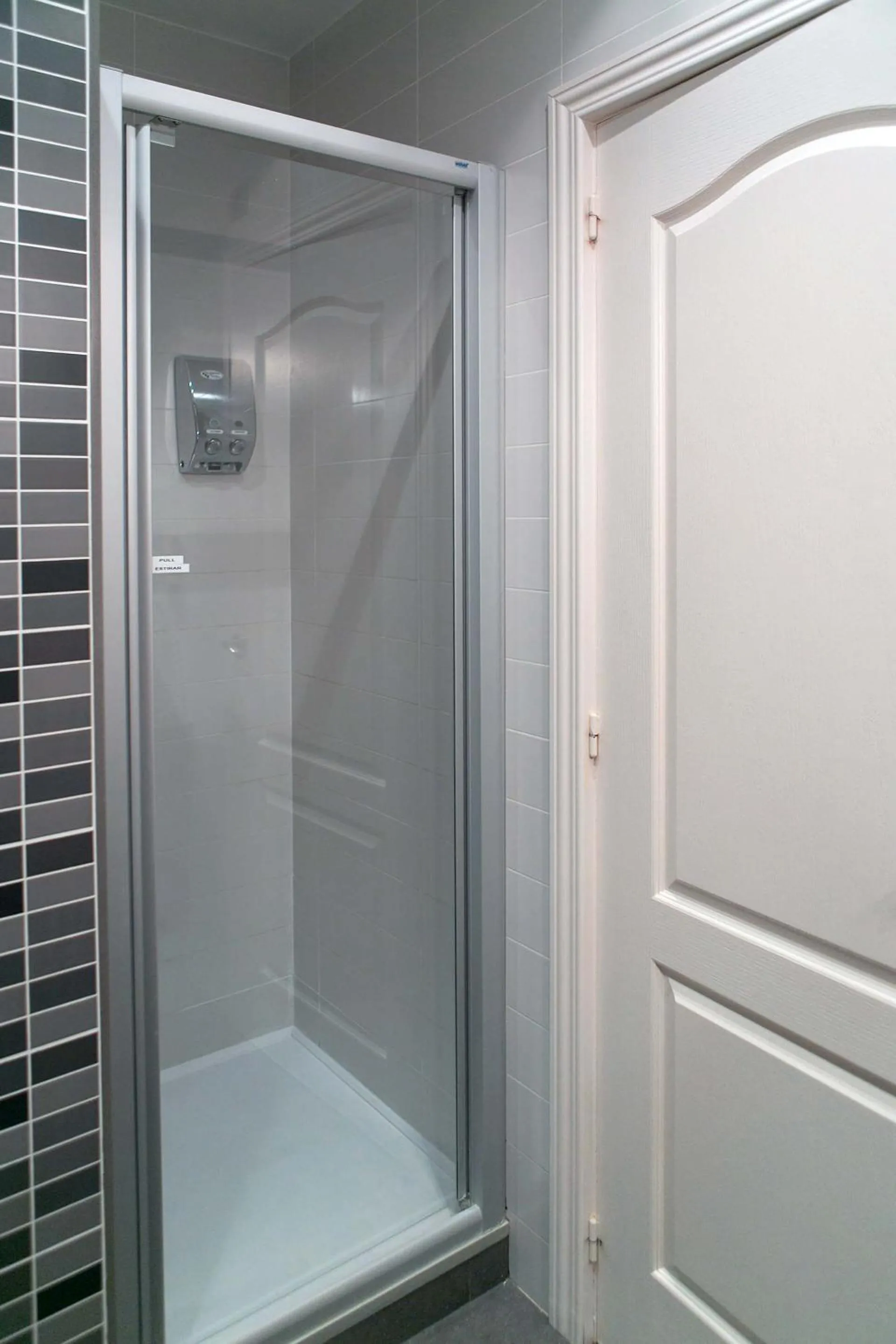 Shower in Blanc Guest House