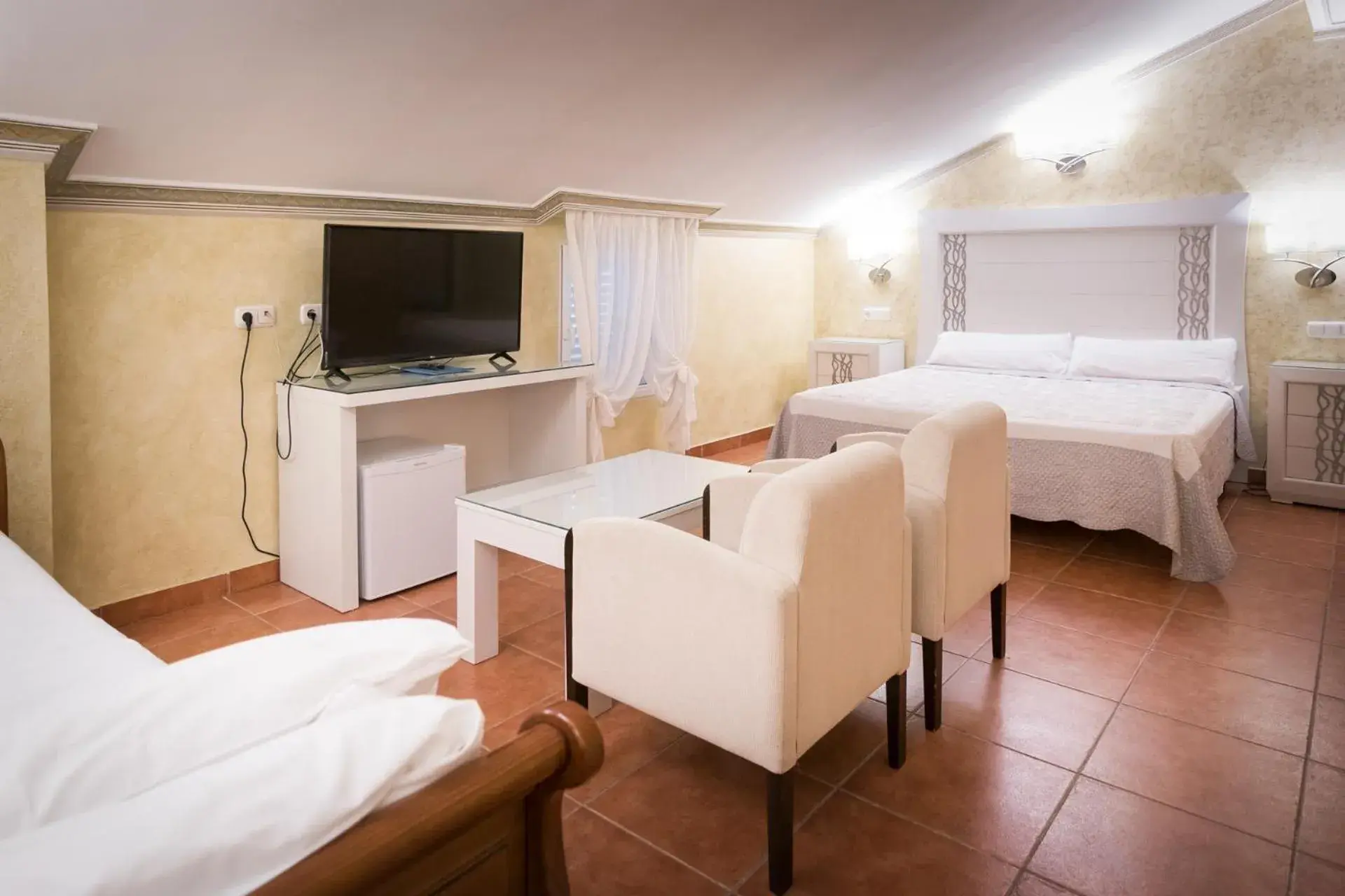 Photo of the whole room, Bed in Abadía Burgos Camino Santiago Photo of the whole room, Bed in Abadía Burgos Camino Santiago