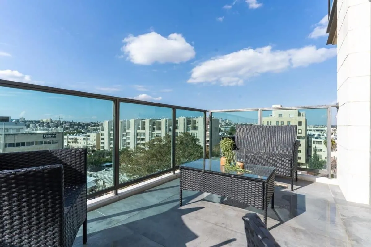 Luxury 3 Bedrooms apartment in Baka