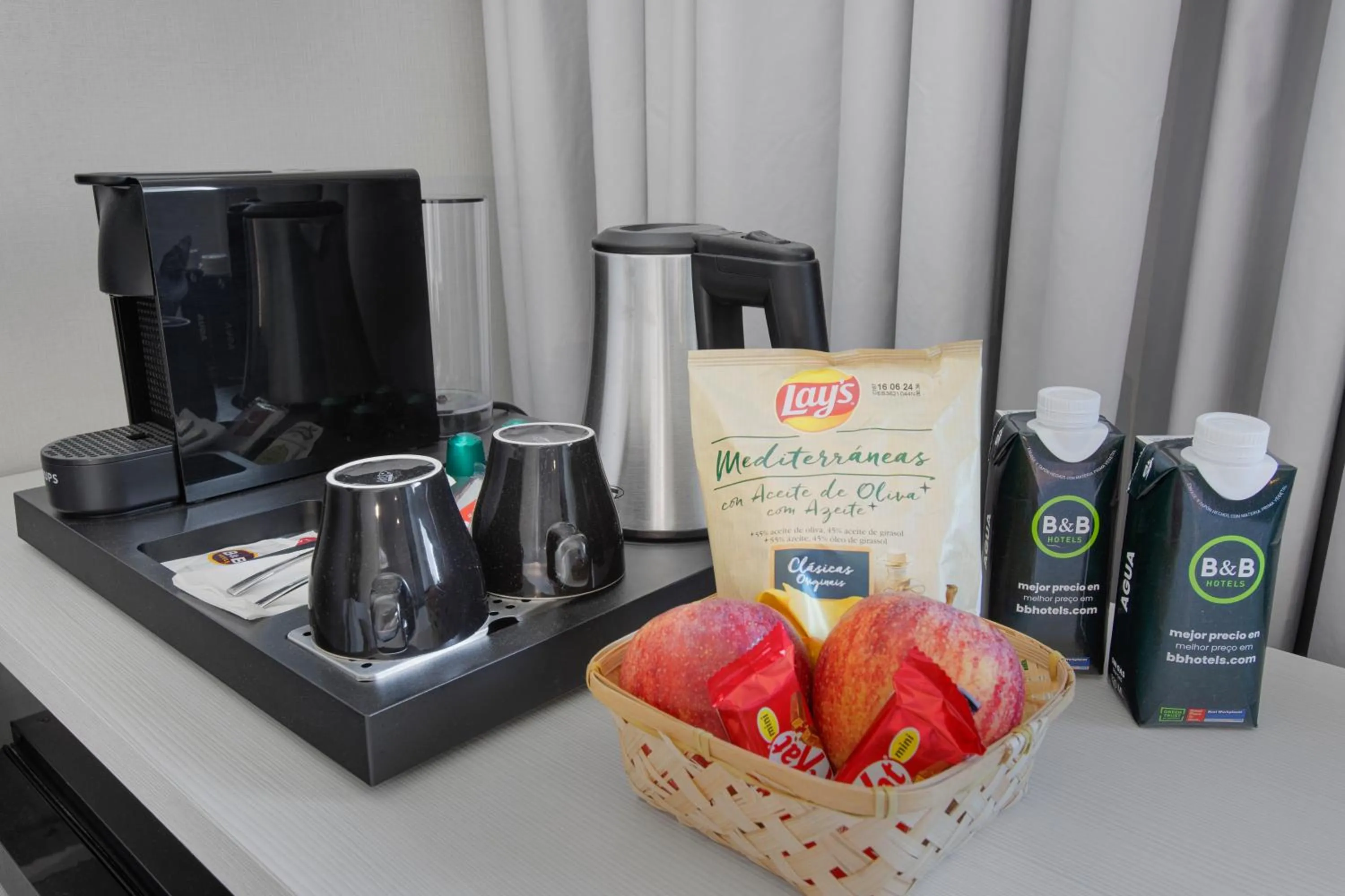 Coffee/tea facilities in B&B HOTEL Figueres