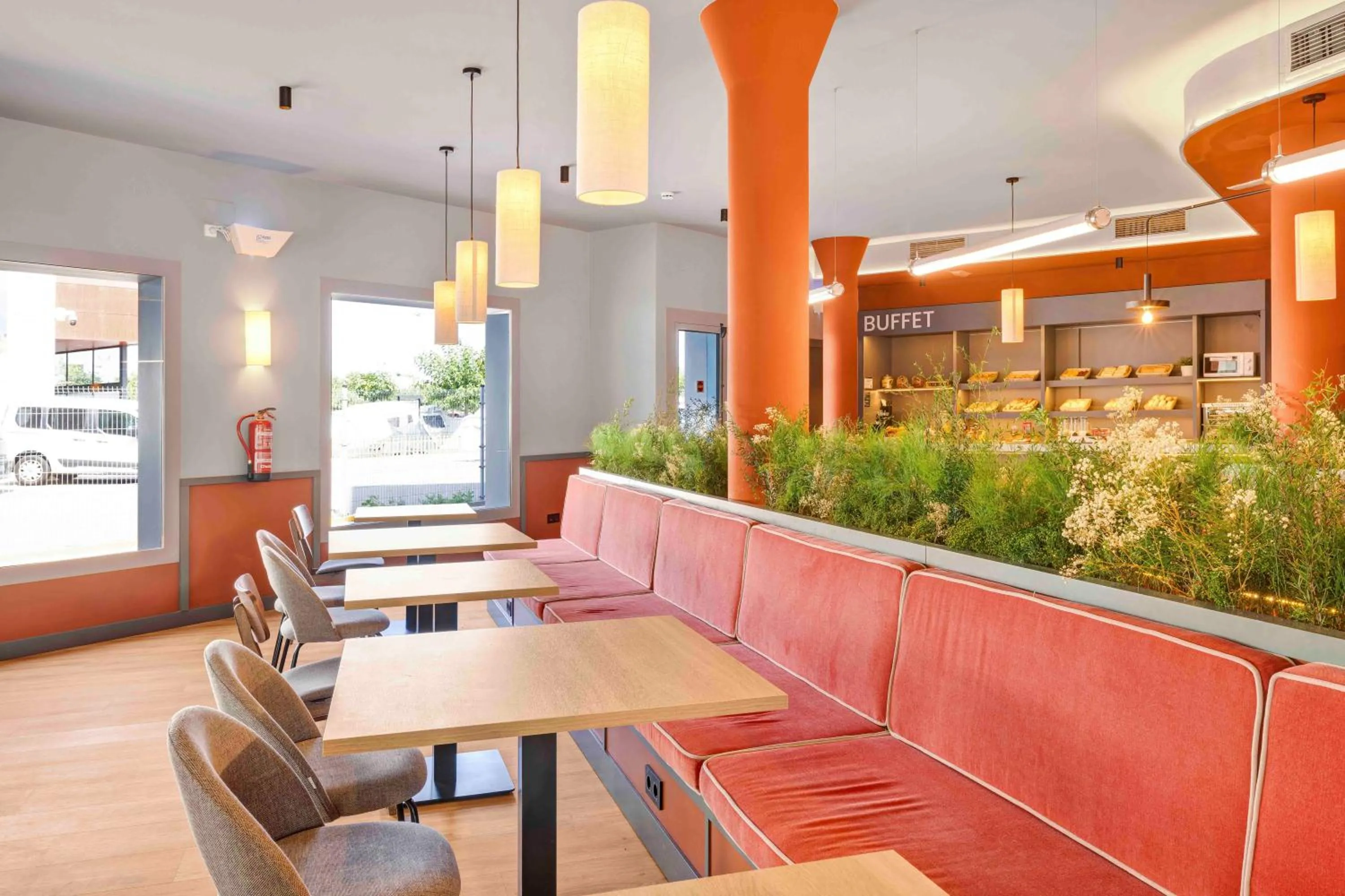 Restaurant/places to eat in B&B HOTEL Figueres