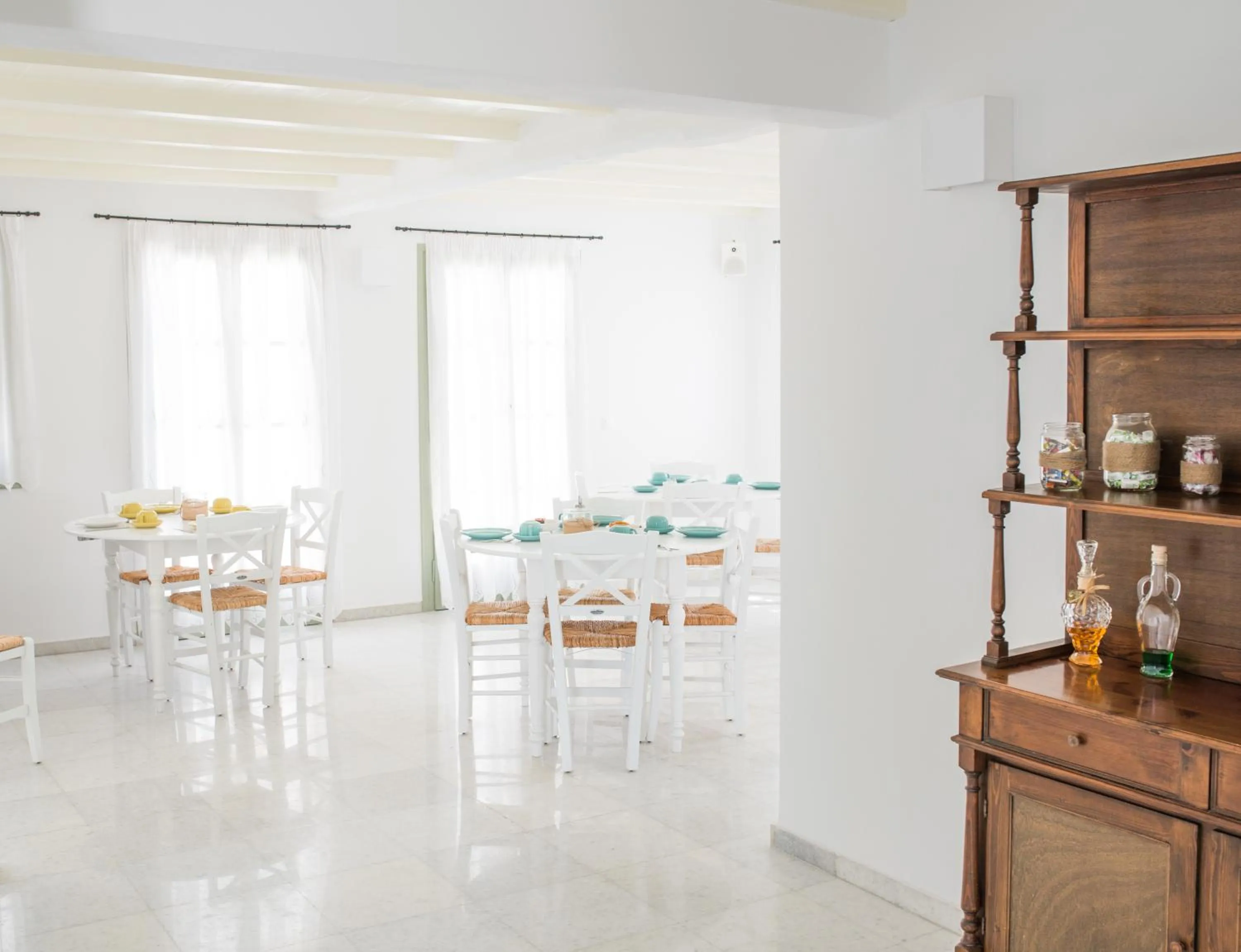 Restaurant/places to eat in Nastasia Village