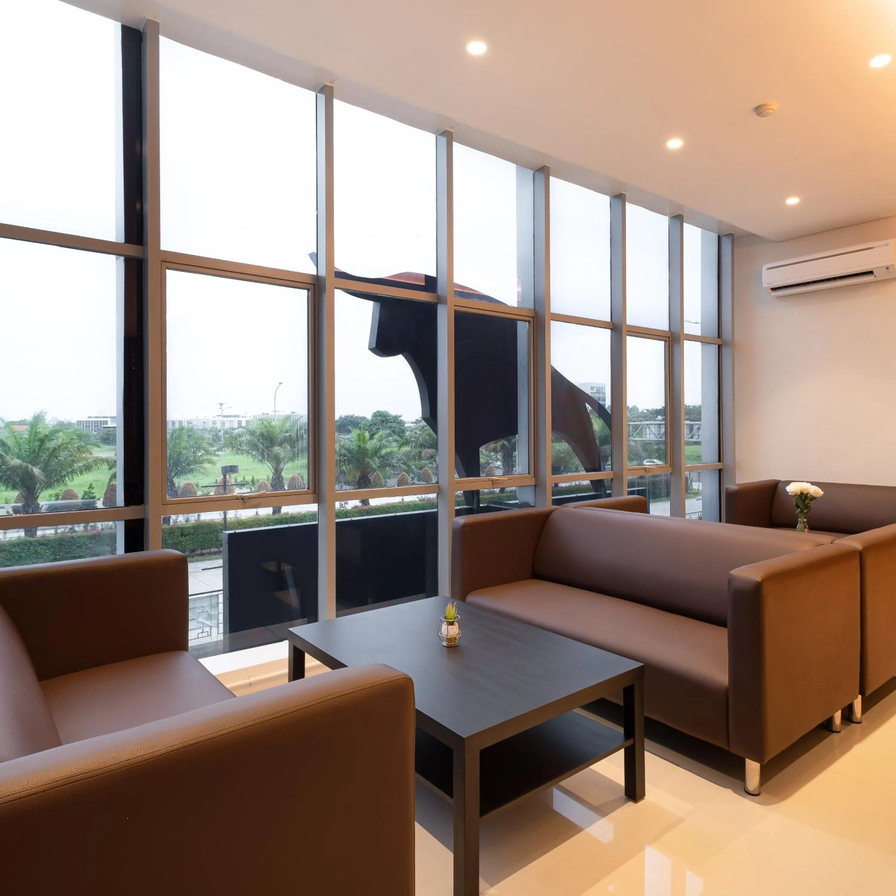 Lounge or bar in The Risman Hotel At Jakarta Airport CBC