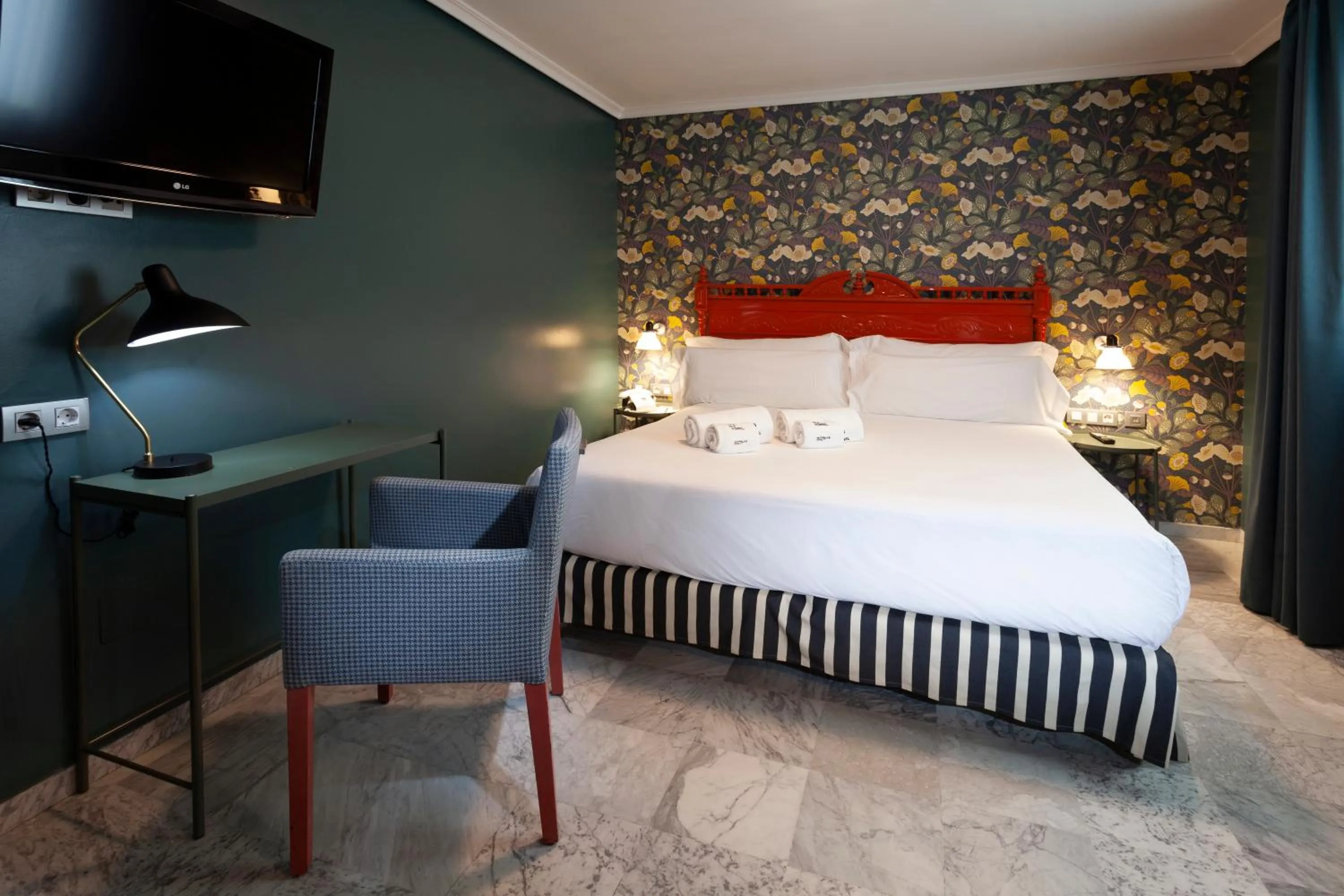 Bedroom, Bed in Petit Palace Puerta de Triana