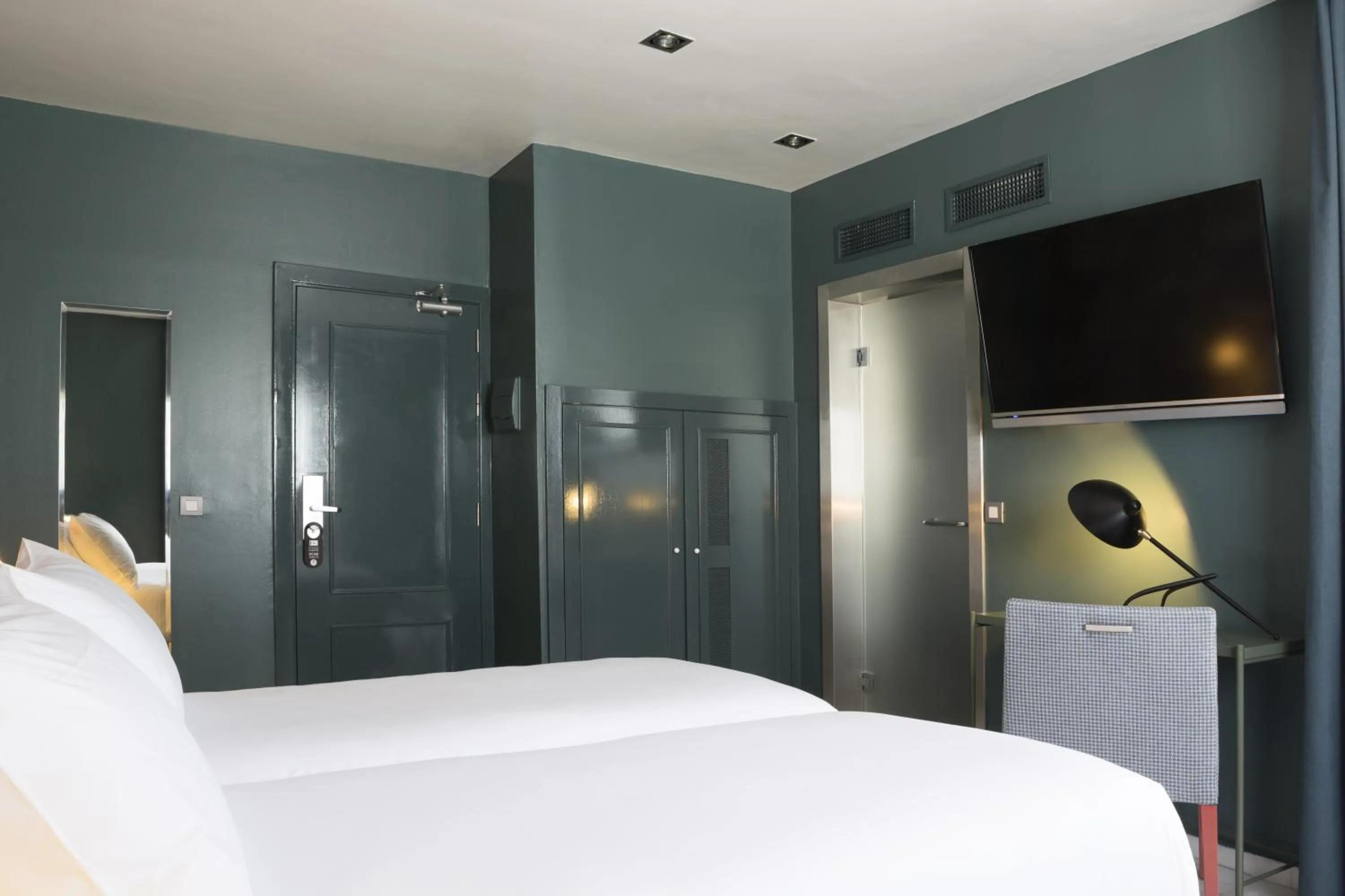 Bedroom, Bed in Petit Palace Puerta de Triana