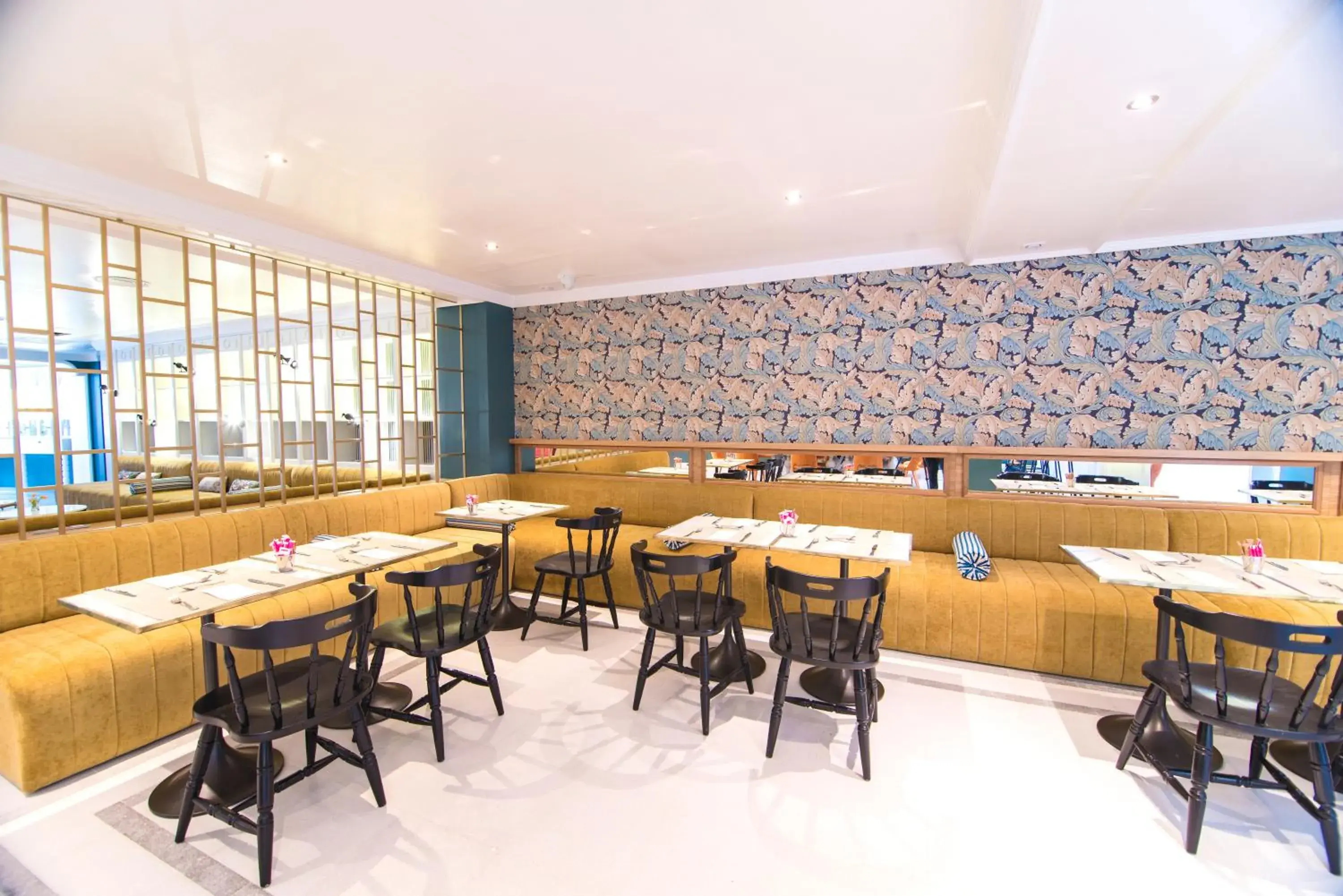 Restaurant/places to eat in Petit Palace Puerta de Triana Restaurant/places to eat in Petit Palace Puerta de Triana