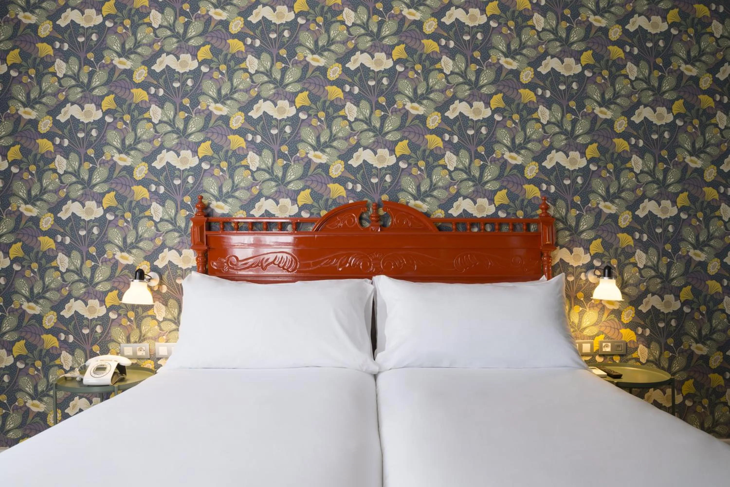 Bed in Petit Palace Puerta de Triana