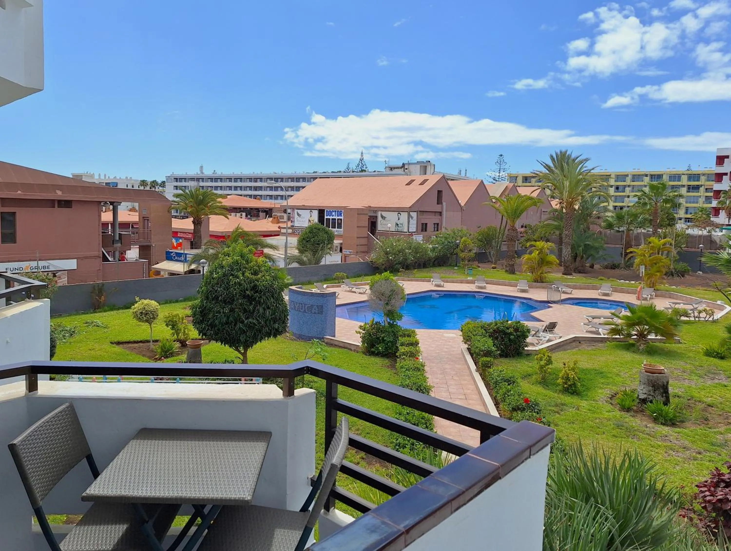 Balcony/Terrace in Stylish 2-Bedroom Apartment Yumbo