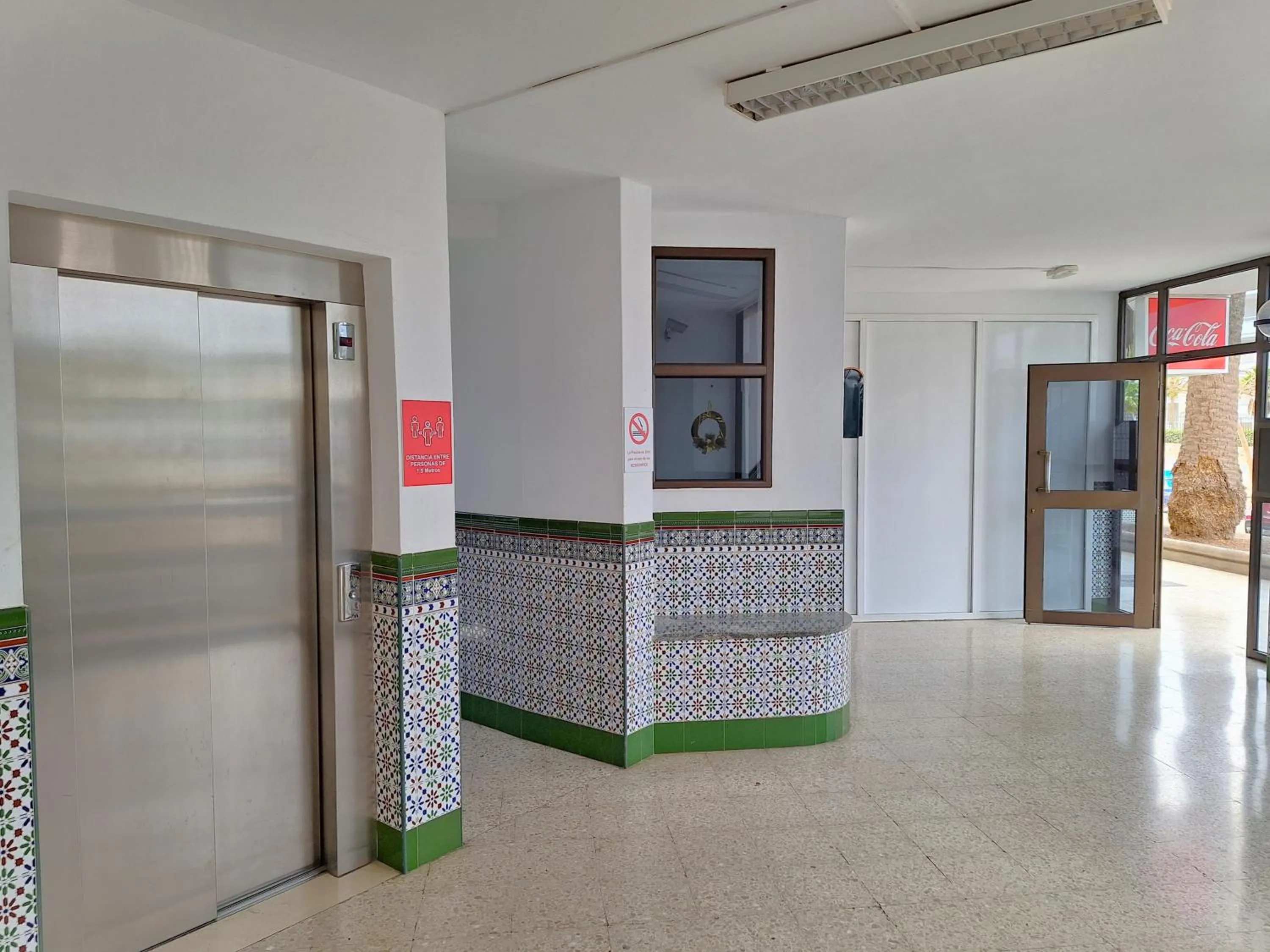 elevator in Stylish 2-Bedroom Apartment Yumbo
