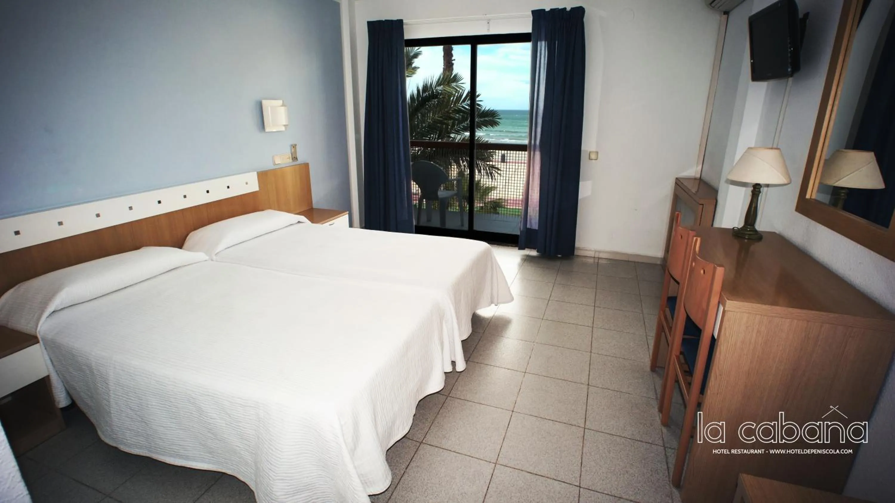 Triple Room with Sea View in La Cabaña