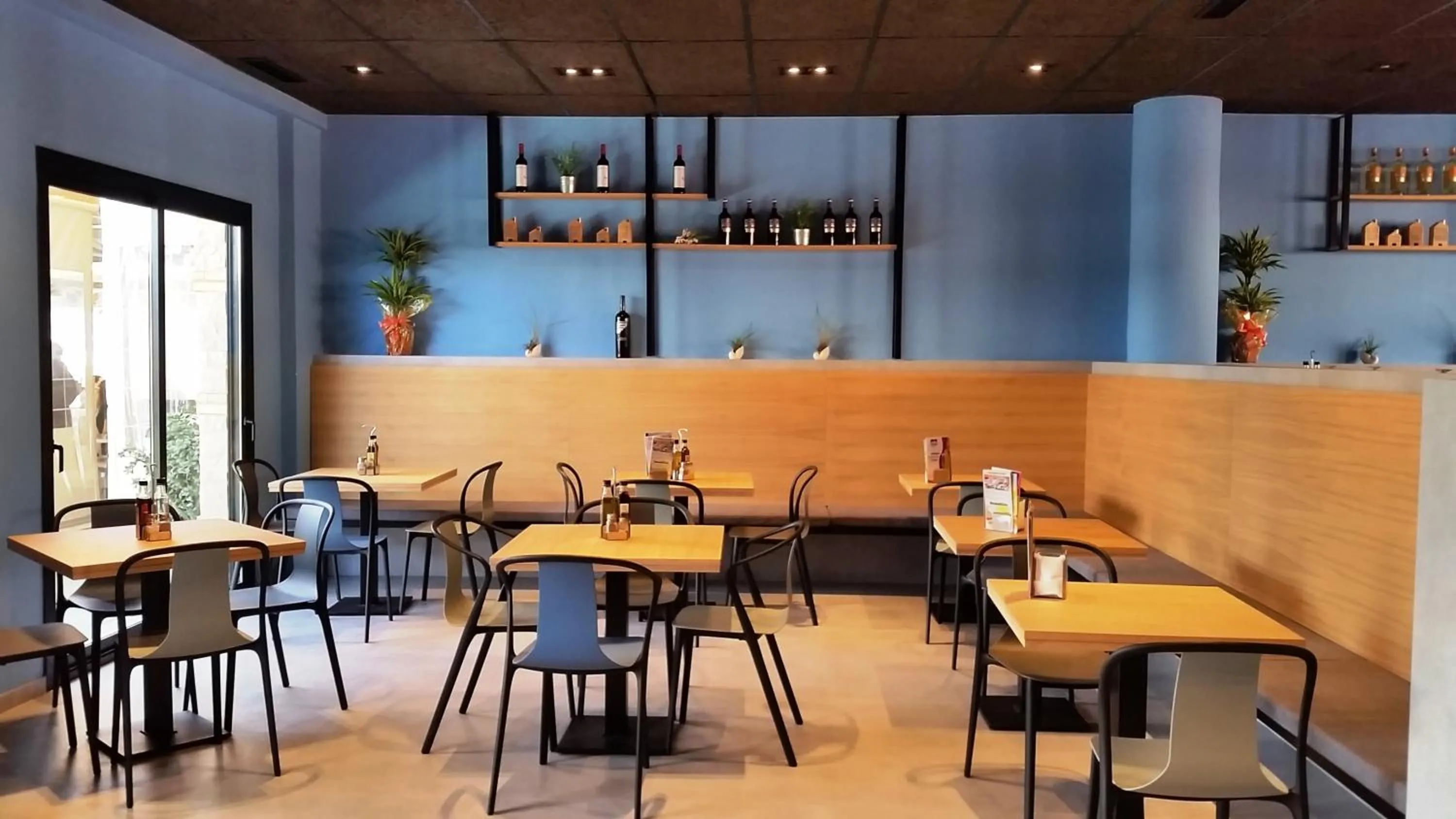 Restaurant/places to eat in La Cabaña