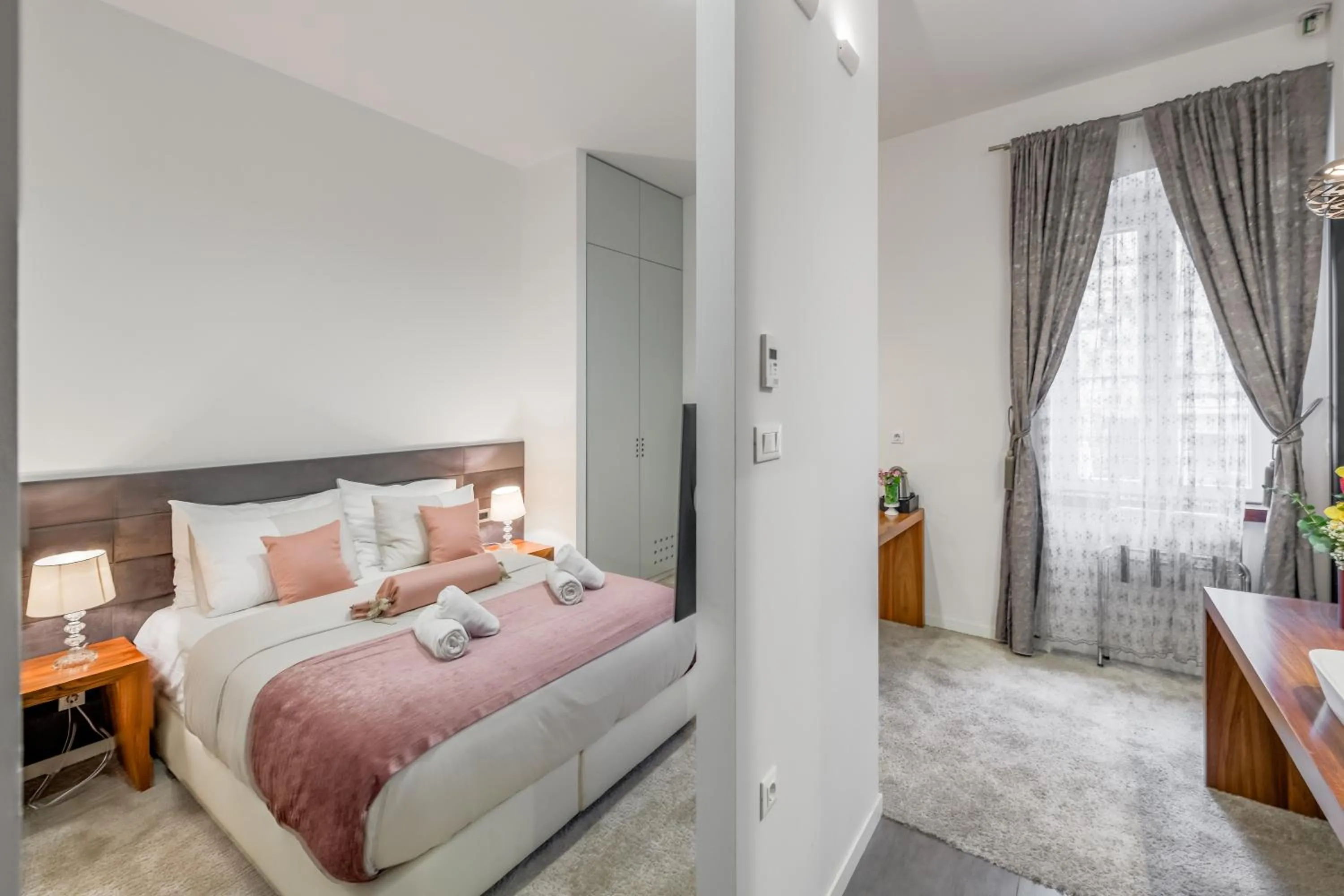 Bedroom, Bed in Starlight Luxury Suites