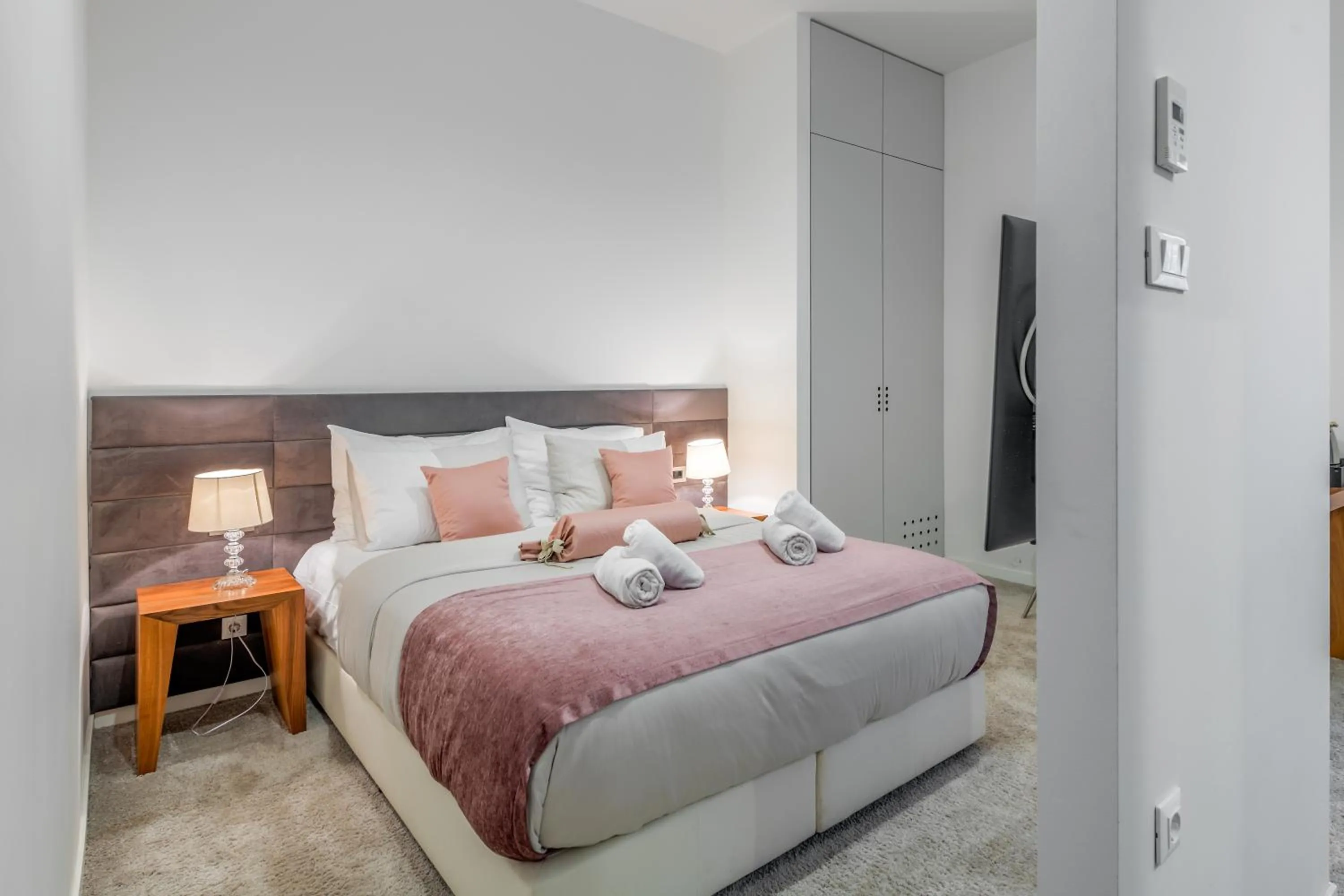 Bedroom, Bed in Starlight Luxury Suites