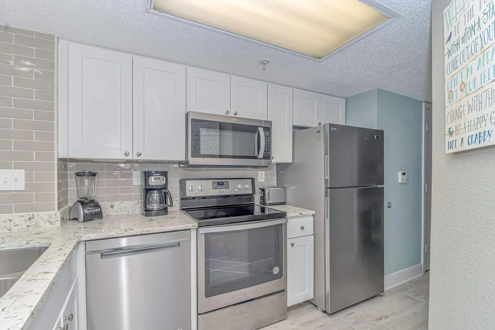 Immaculate! Beautifully Renovated Oceanfront 1 Bedroom Suite - Sleeps 6! - Roxanne Towers Unit 804