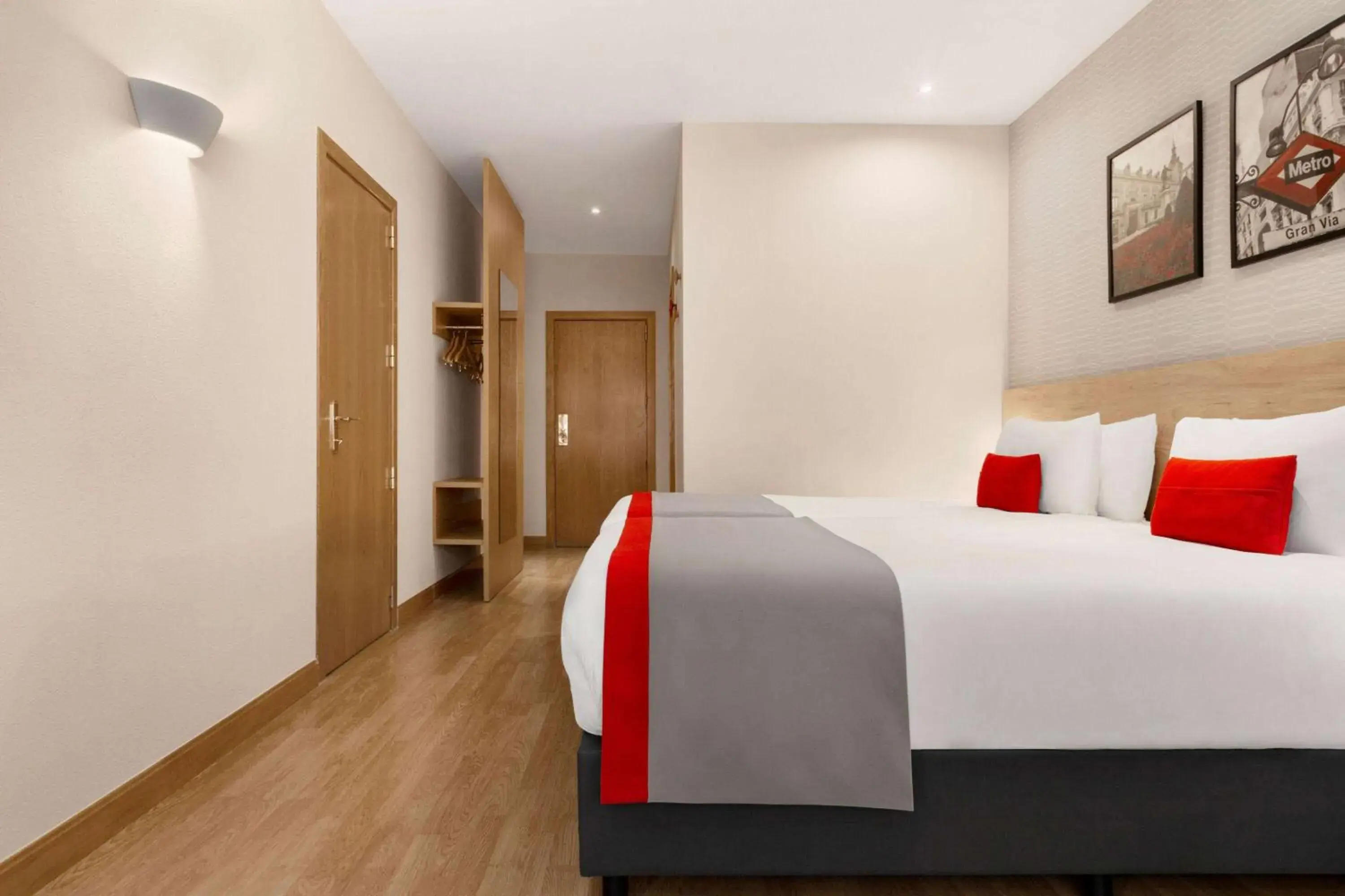 Photo of the whole room, Bed in Ramada by Wyndham Madrid Tres Cantos