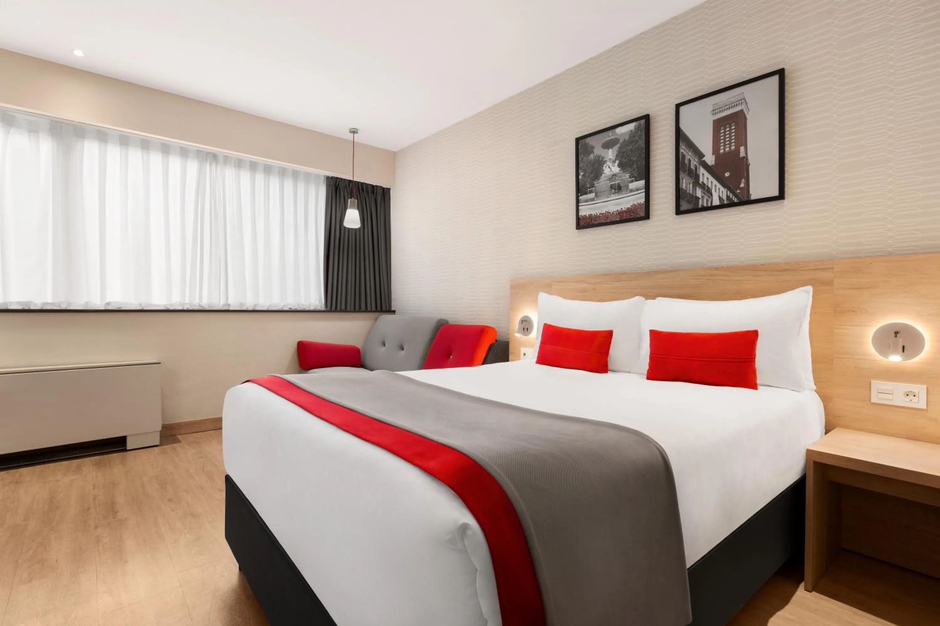 Bedroom, Bed in Ramada by Wyndham Madrid Tres Cantos