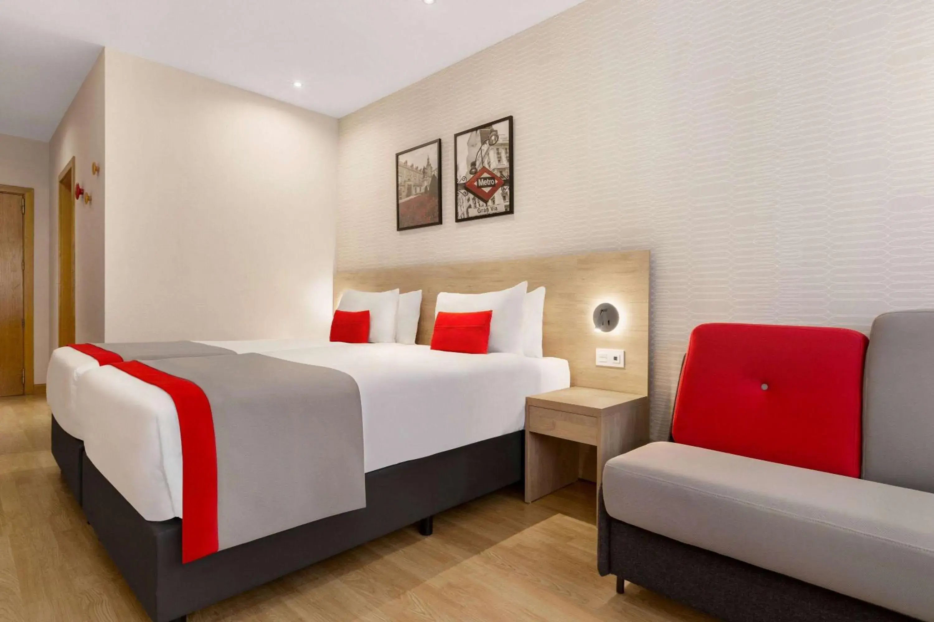Photo of the whole room, Bed in Ramada by Wyndham Madrid Tres Cantos