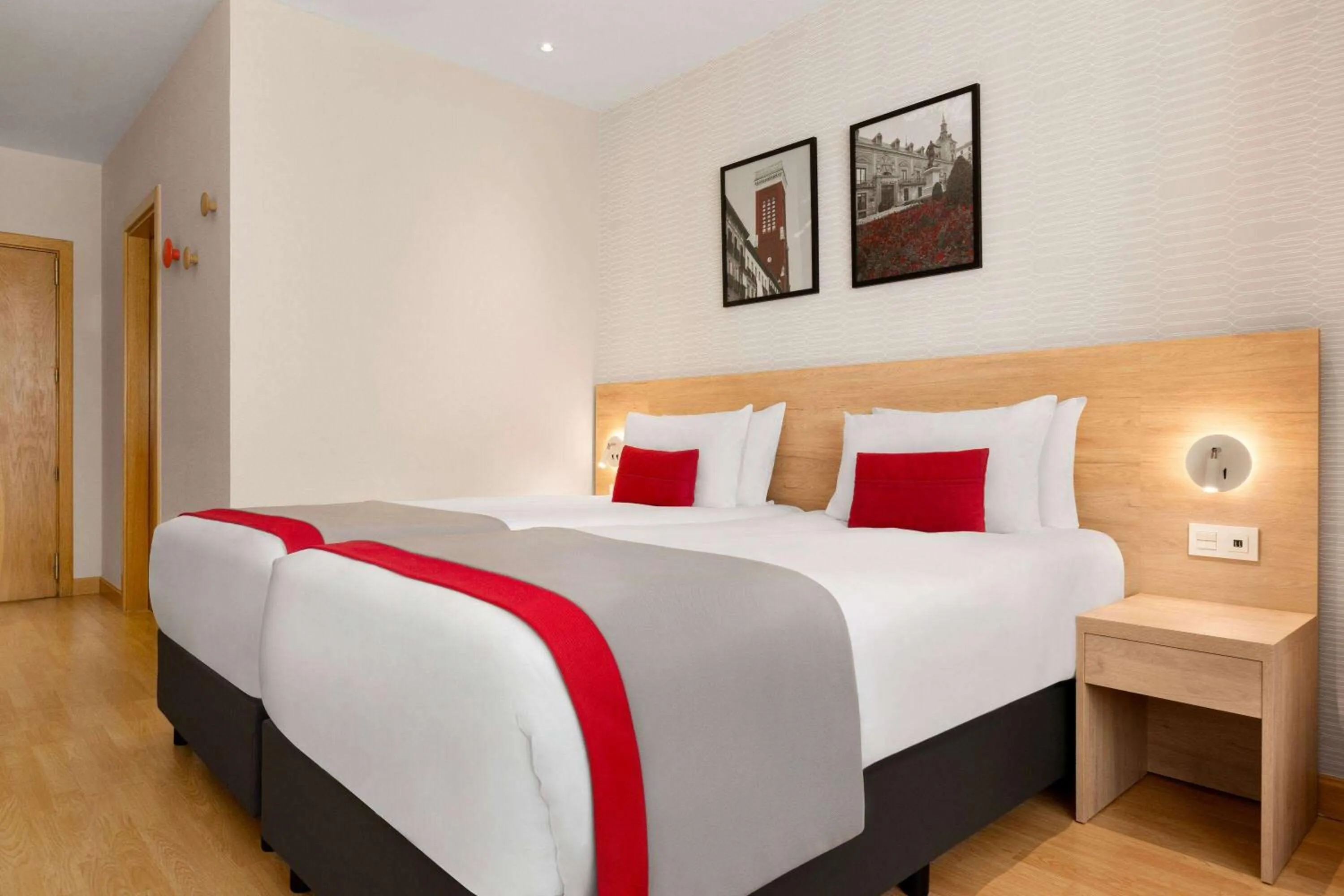 Photo of the whole room, Bed in Ramada by Wyndham Madrid Tres Cantos