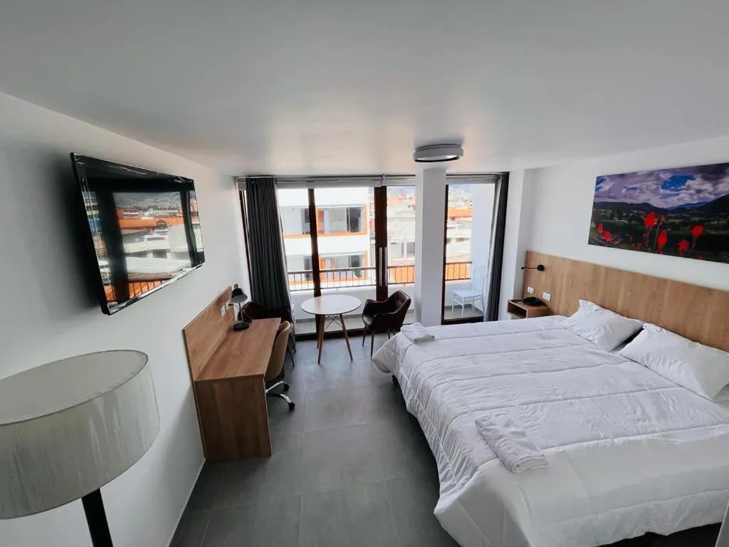 Photo of the whole room, Bed in Baños del Inca Premium Hotel