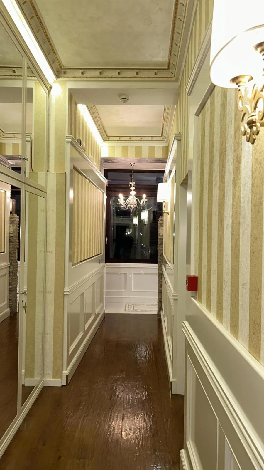 Decorative detail in Piazza Venezia Luxury Suite