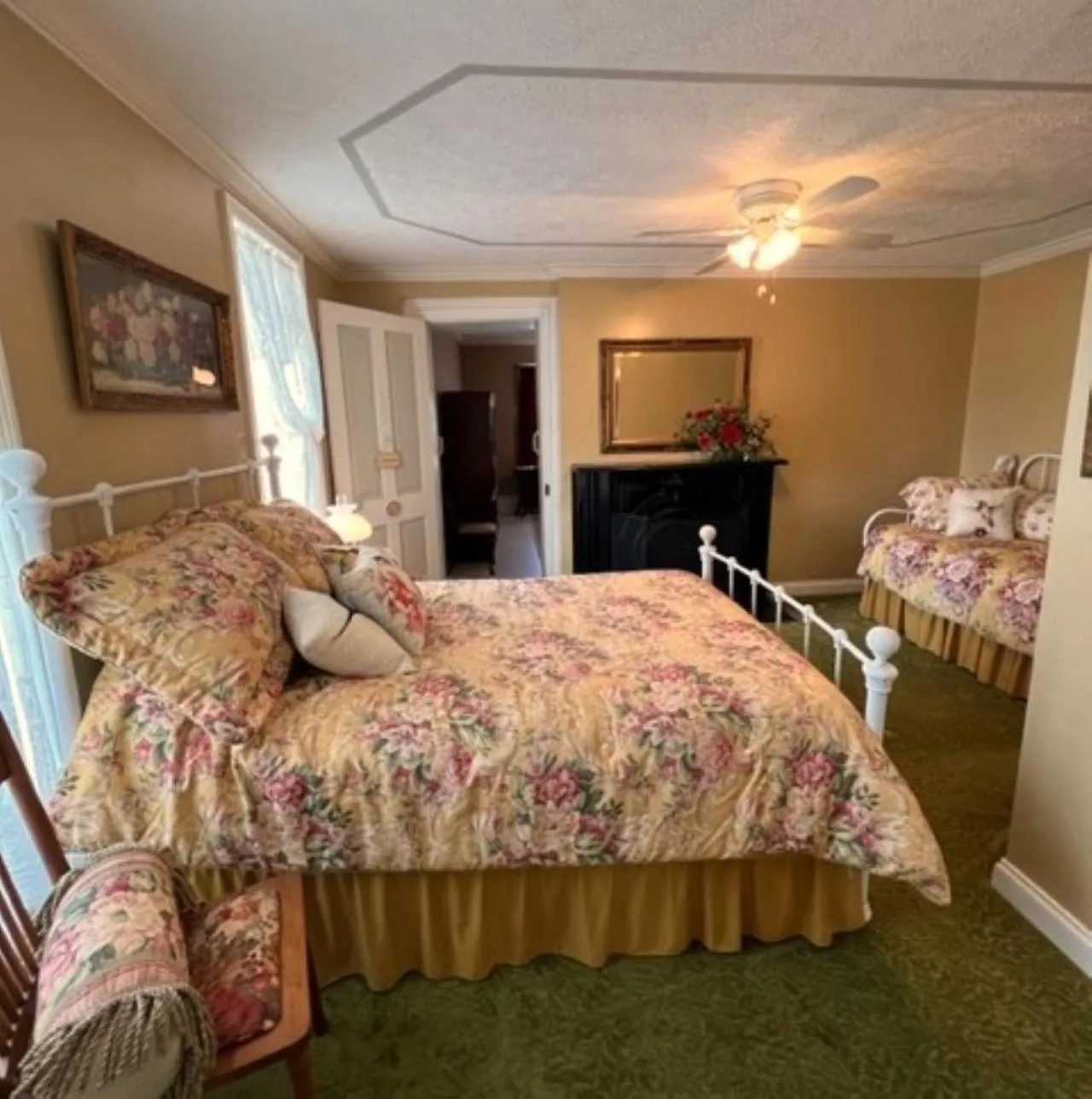 Property building in Rocky Hill Inn